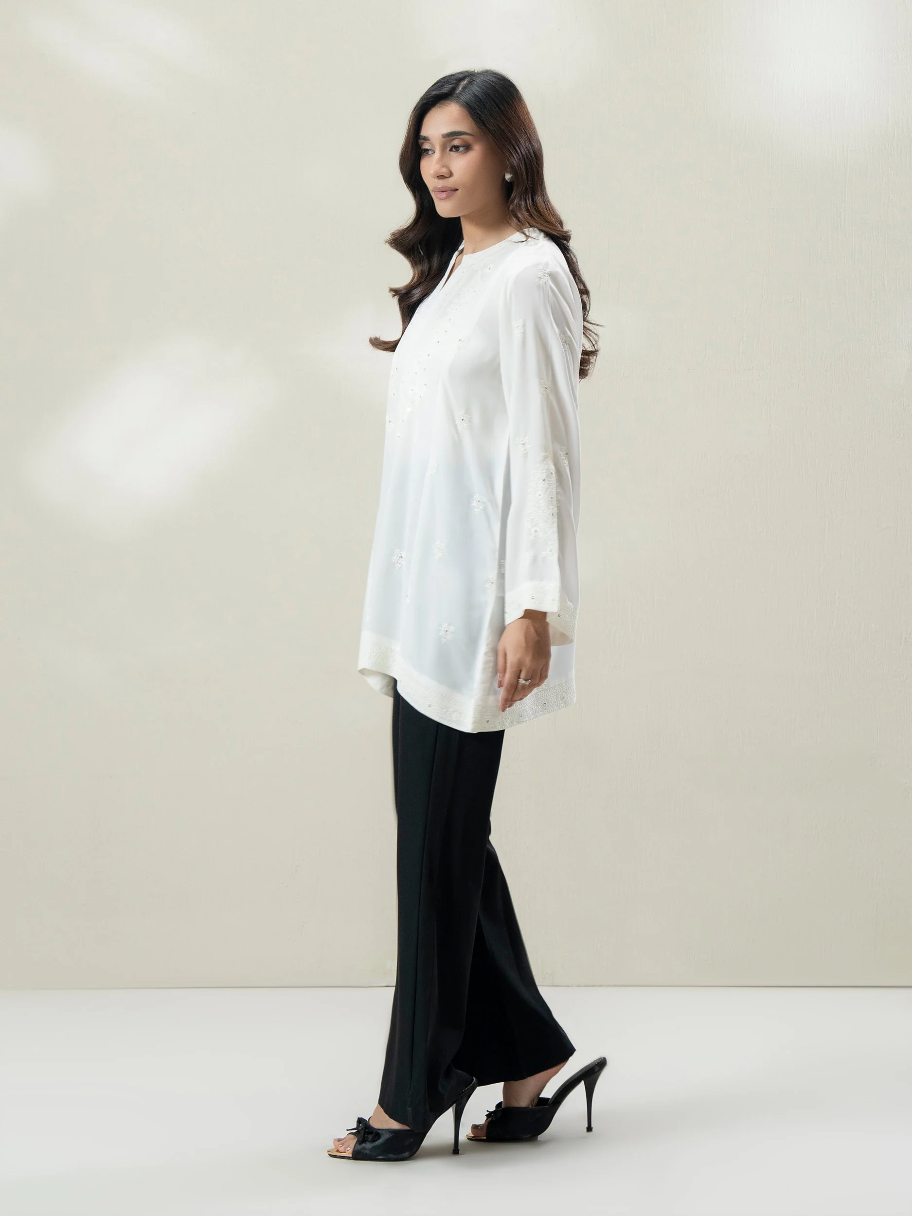 Grip Kurti- Embroidered (Pret) - Image 3