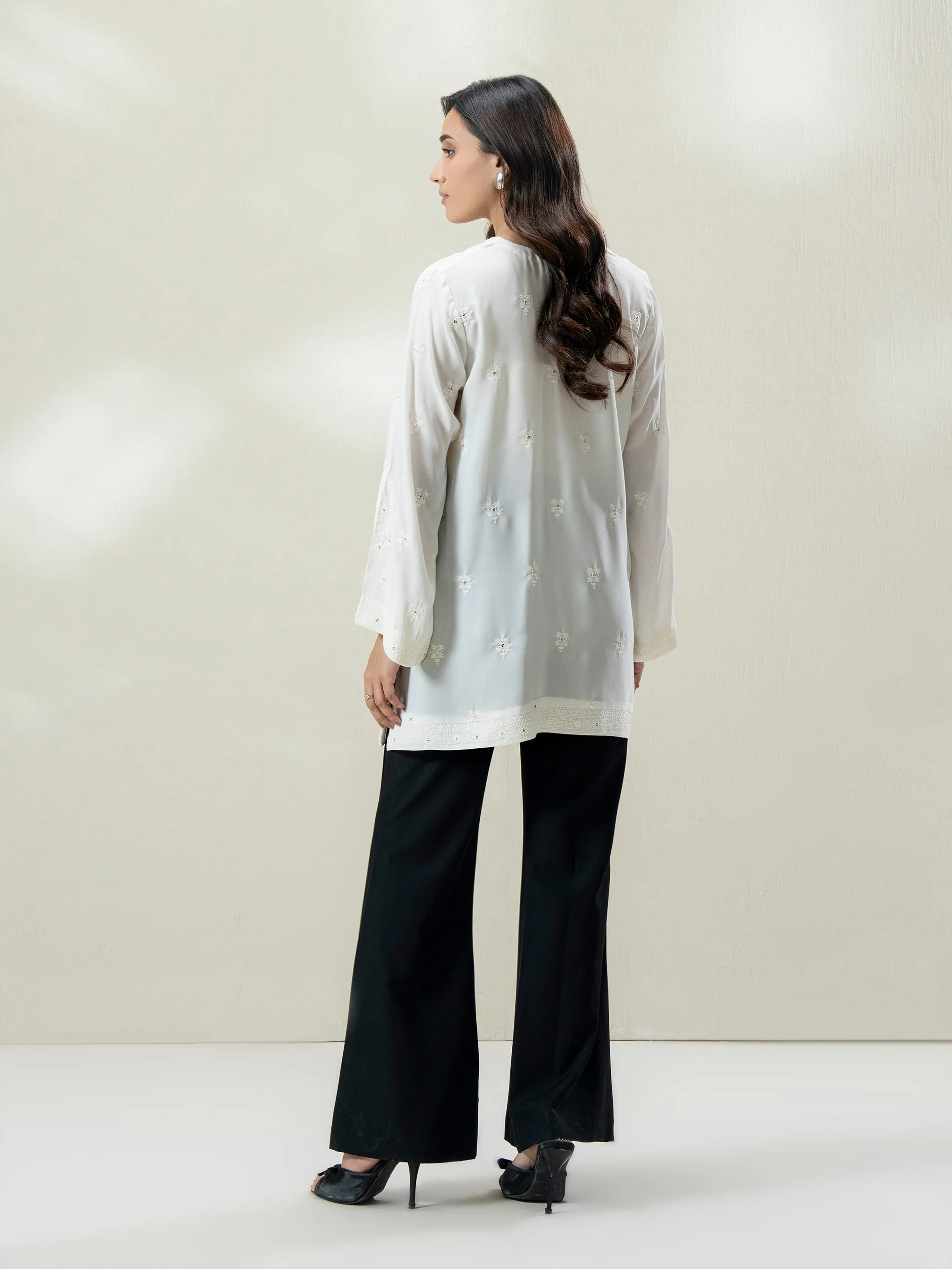 Grip Kurti- Embroidered (Pret) - Image 4