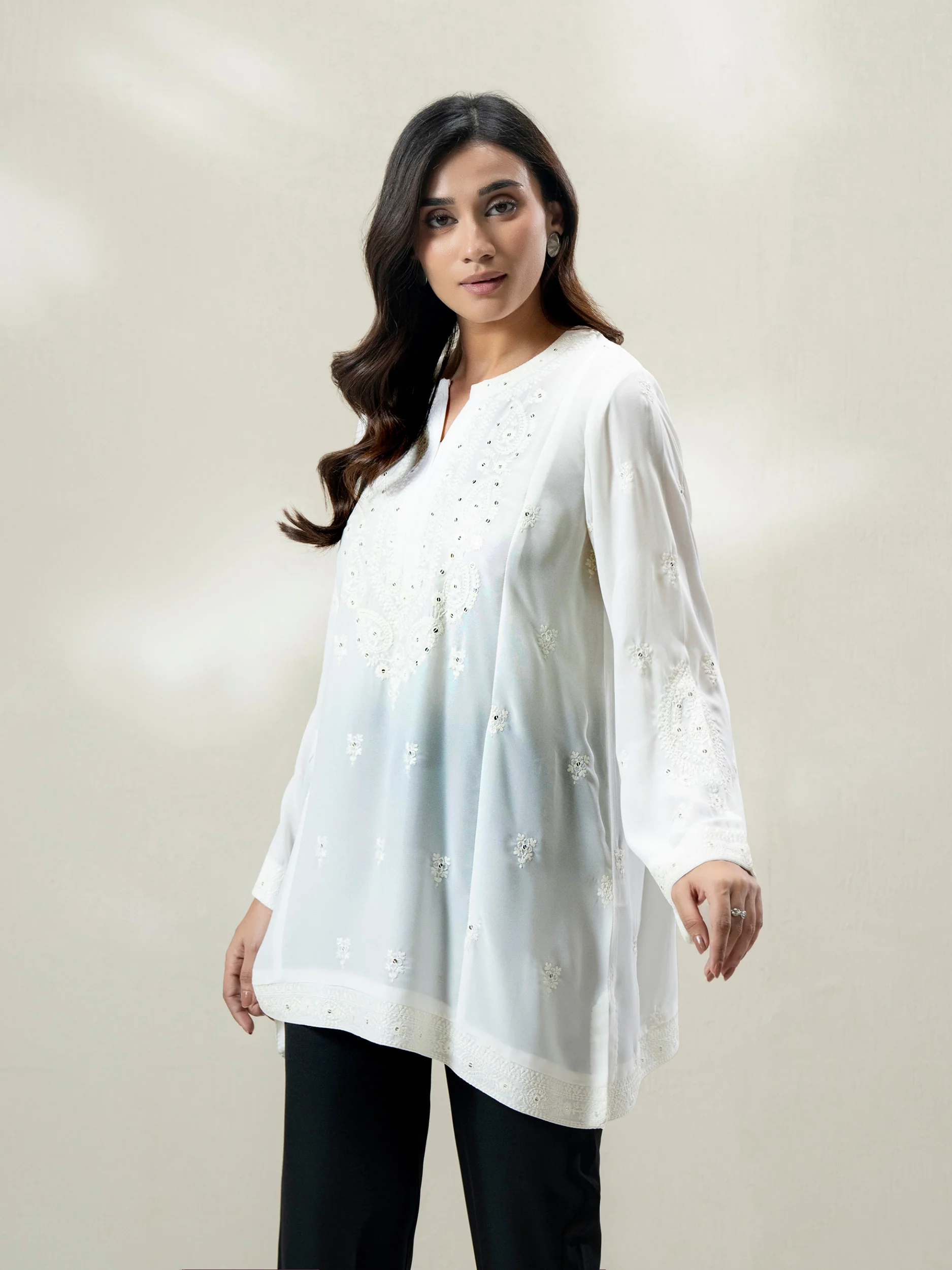 Grip Kurti- Embroidered (Pret) - Image 5