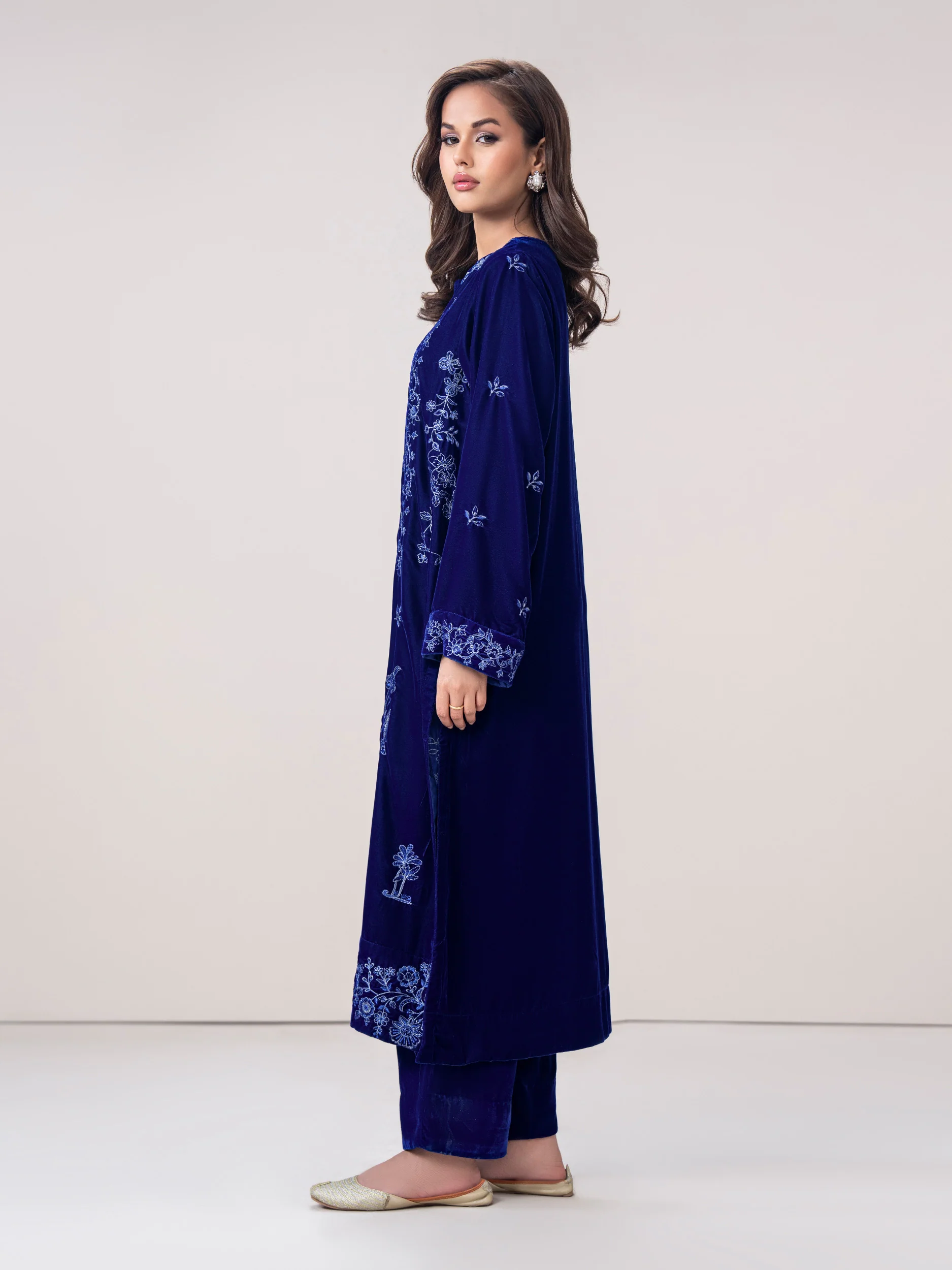 2-Piece Velvet Suit- Embroidered (Pret) - Image 2