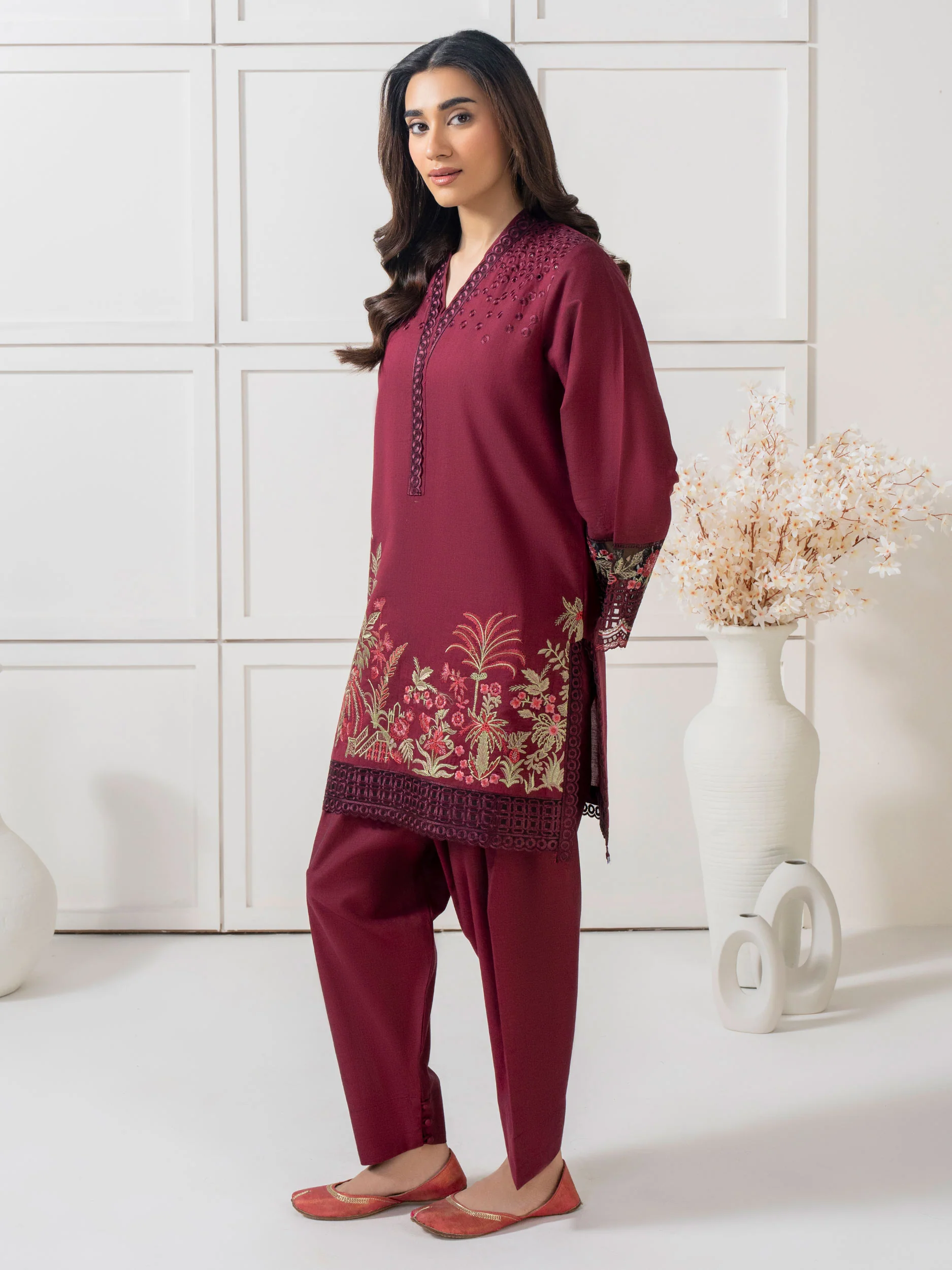 2 Piece Yarn Dyed Suit- Embroidered (Pret) - Image 3