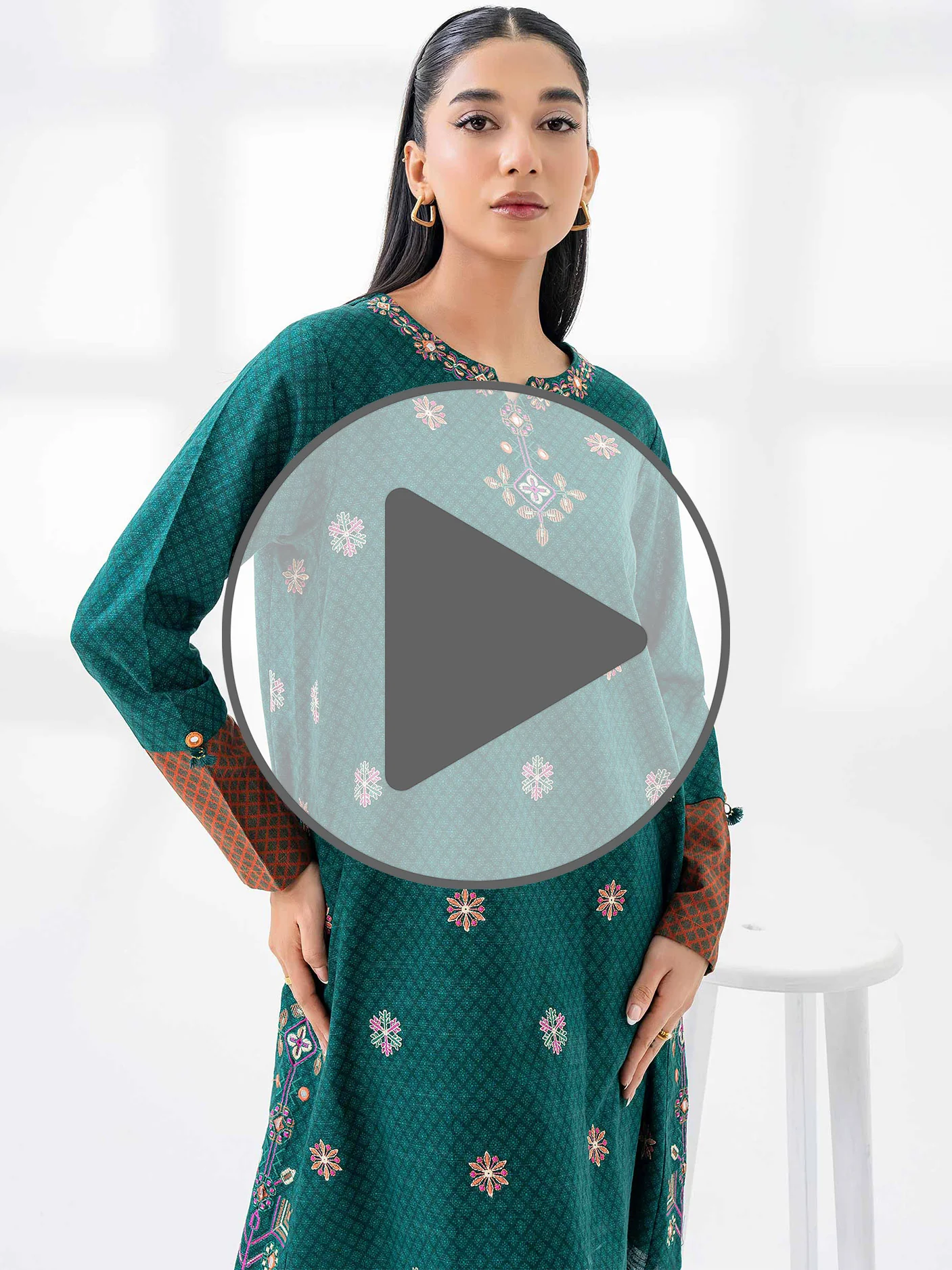 2 Piece Khaddar Suit-Embroidered (Pret) - Image 7
