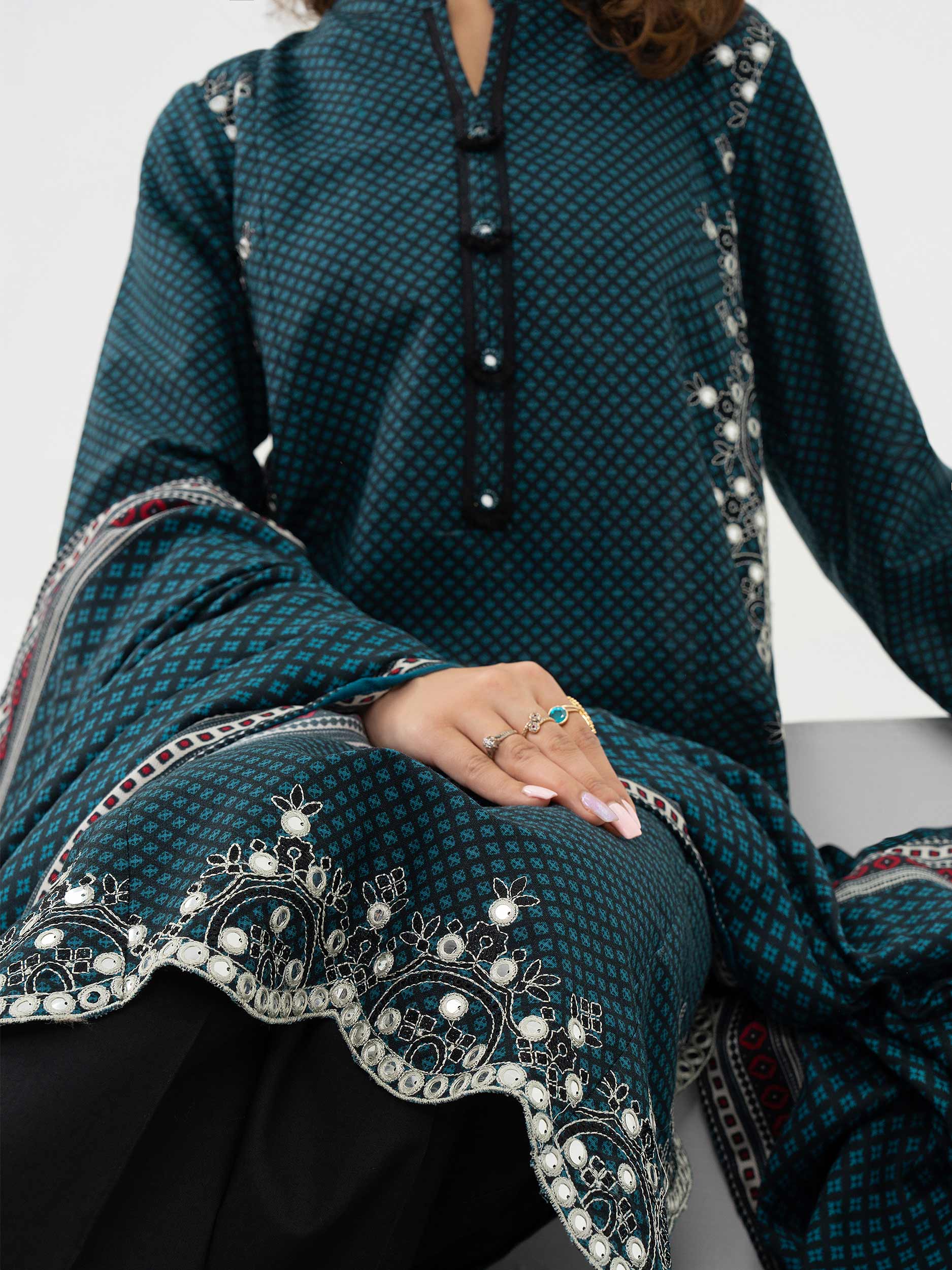 2 Piece Khaddar Suit-Embroidered (Pret) - Image 6