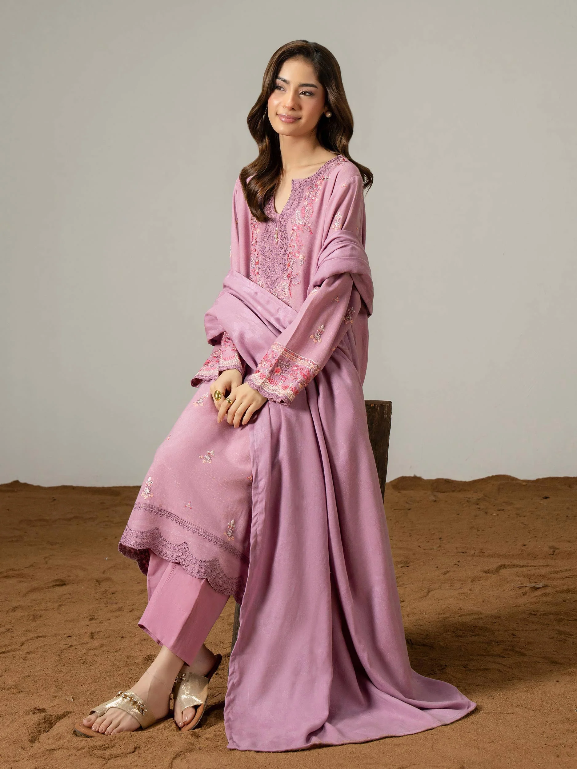 3 Piece Zari Suit-Embroidered (Pret) - Image 3