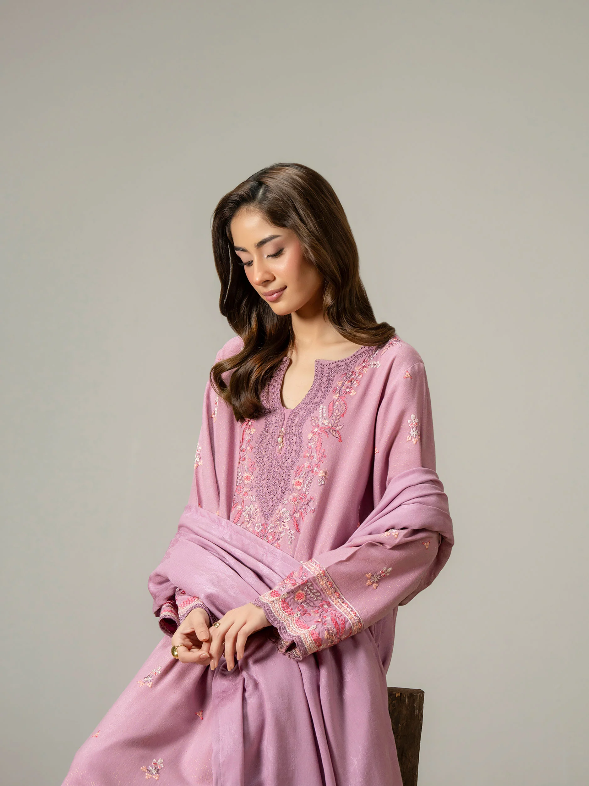 3 Piece Zari Suit-Embroidered (Pret) - Image 7