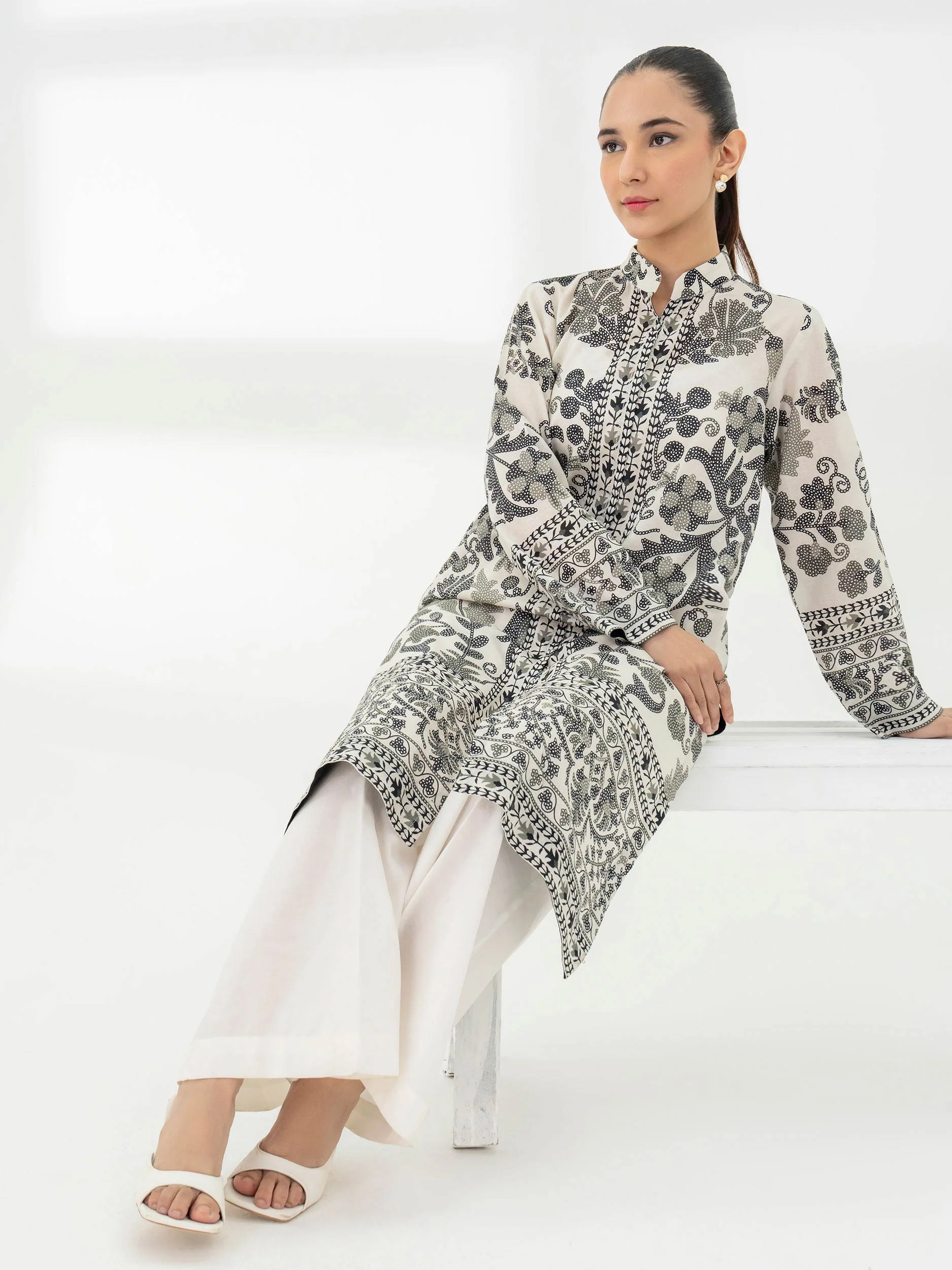 Khaddar Shirt-Printed (Pret) - Image 2