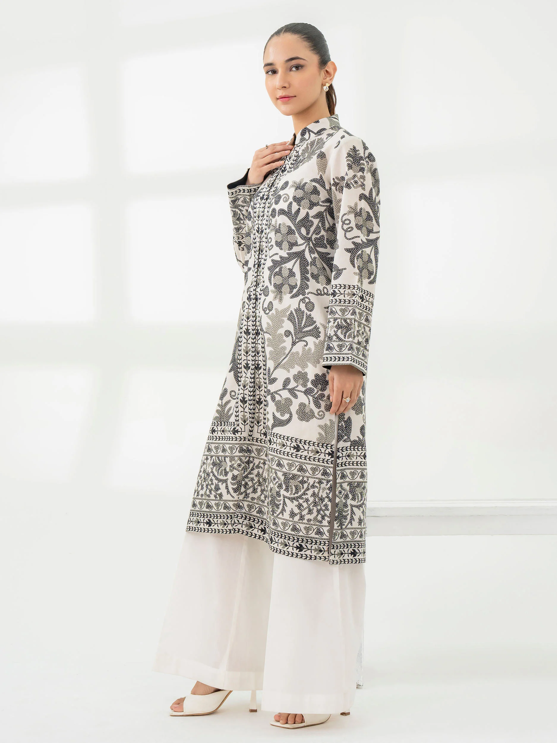 Khaddar Shirt-Printed (Pret) - Image 5
