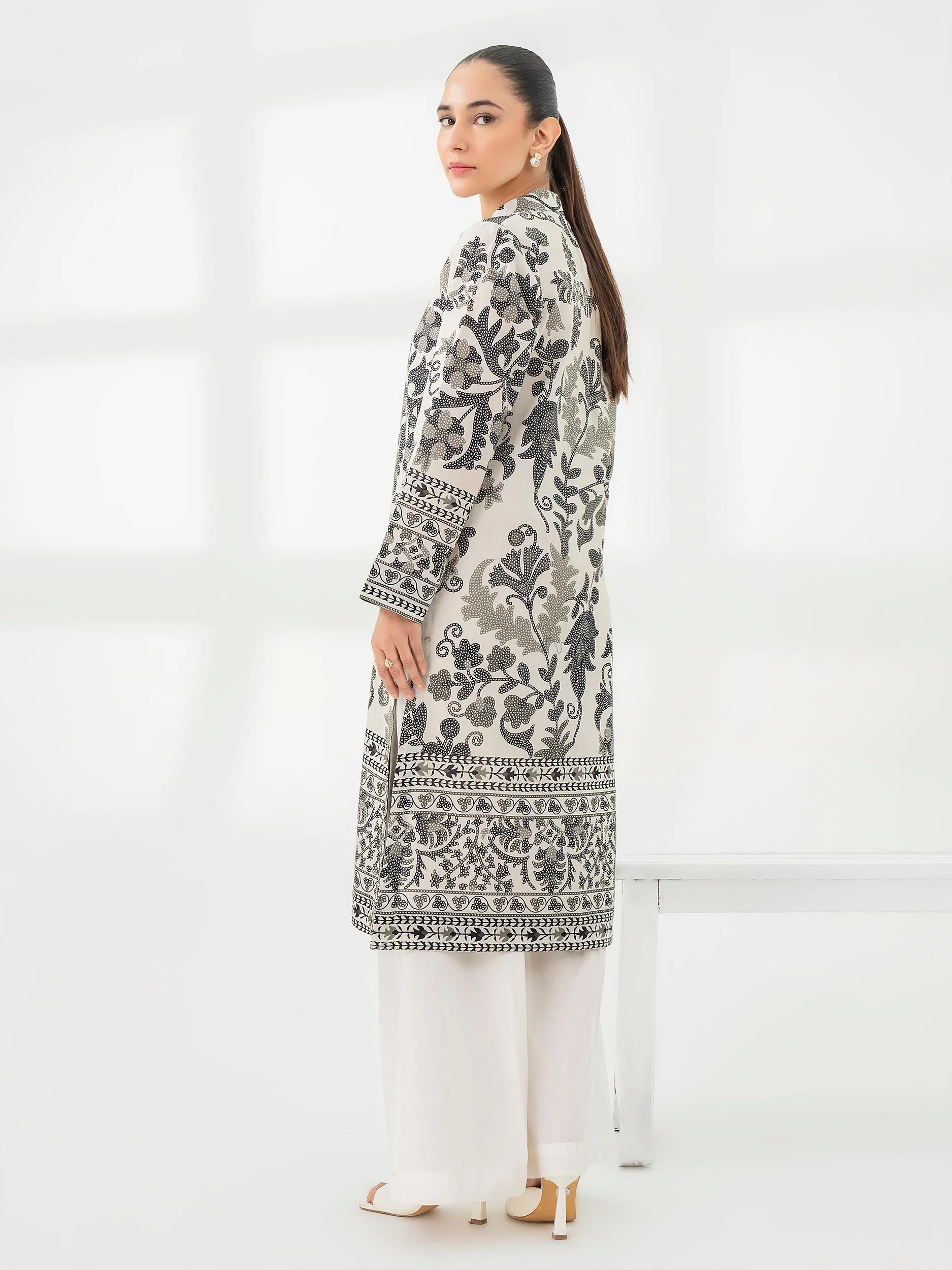 Khaddar Shirt-Printed (Pret) - Image 6