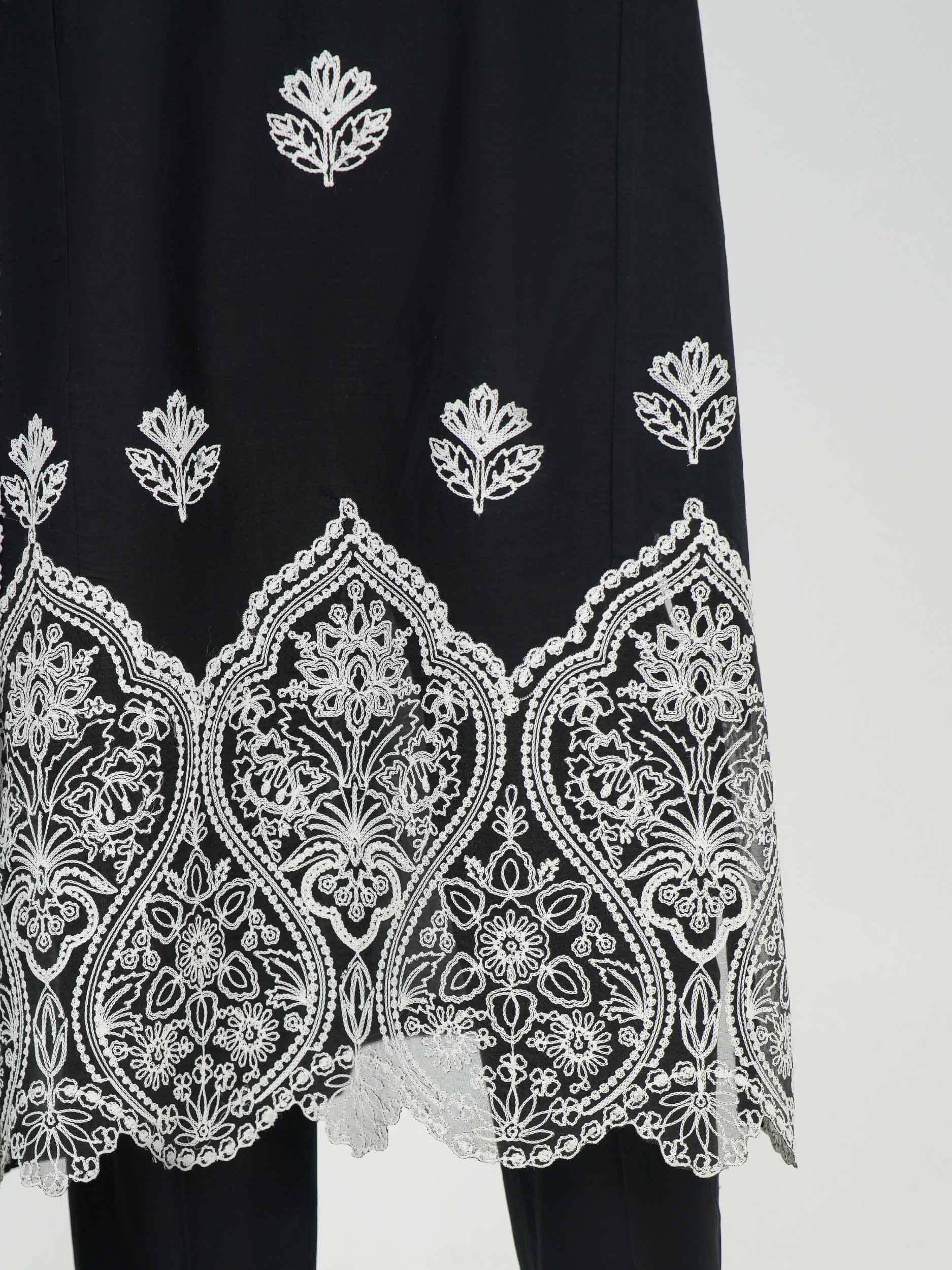 3 Piece Lawn Slub Suit- Embroidered (Pret) - Image 6