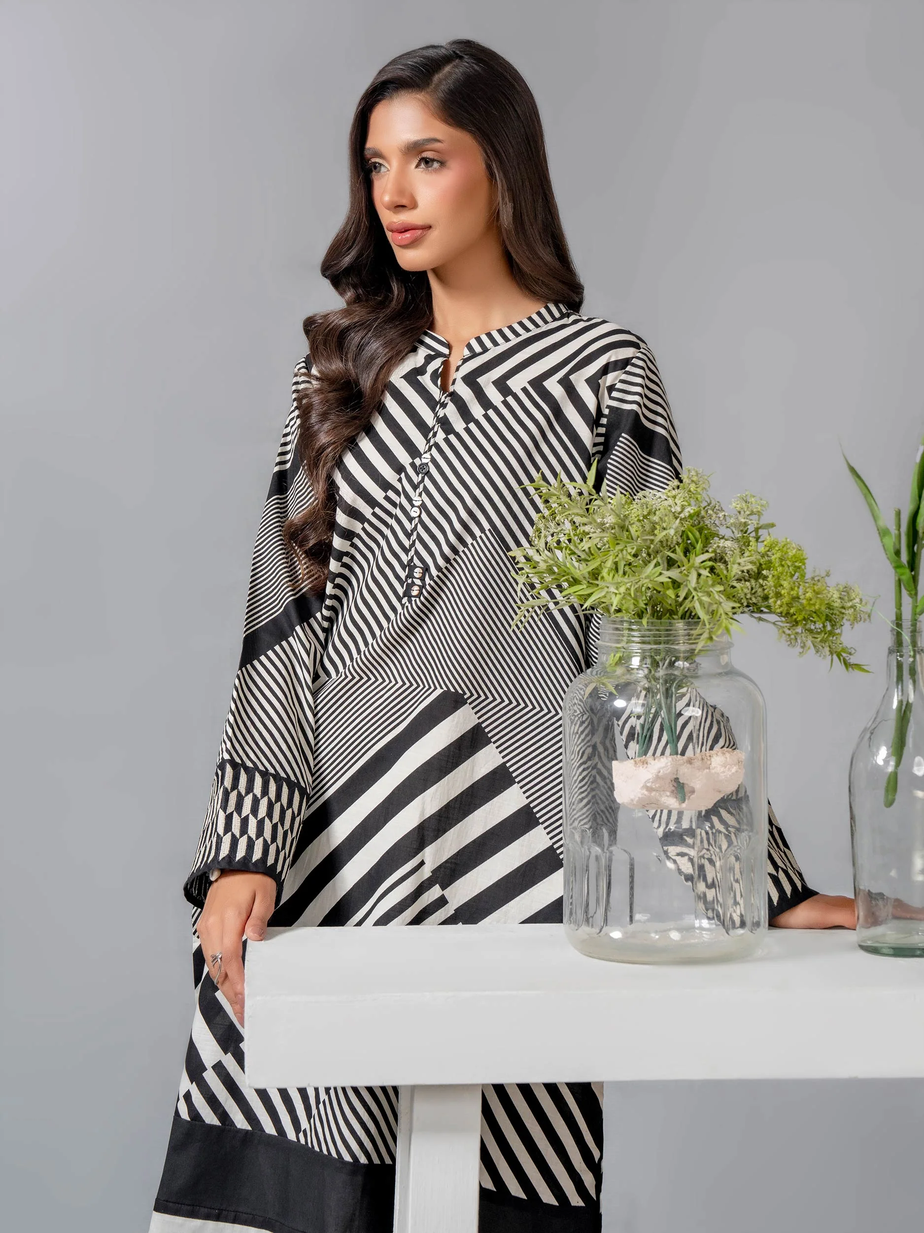 Lawn Shirt-Embroidered (Pret) - Image 3