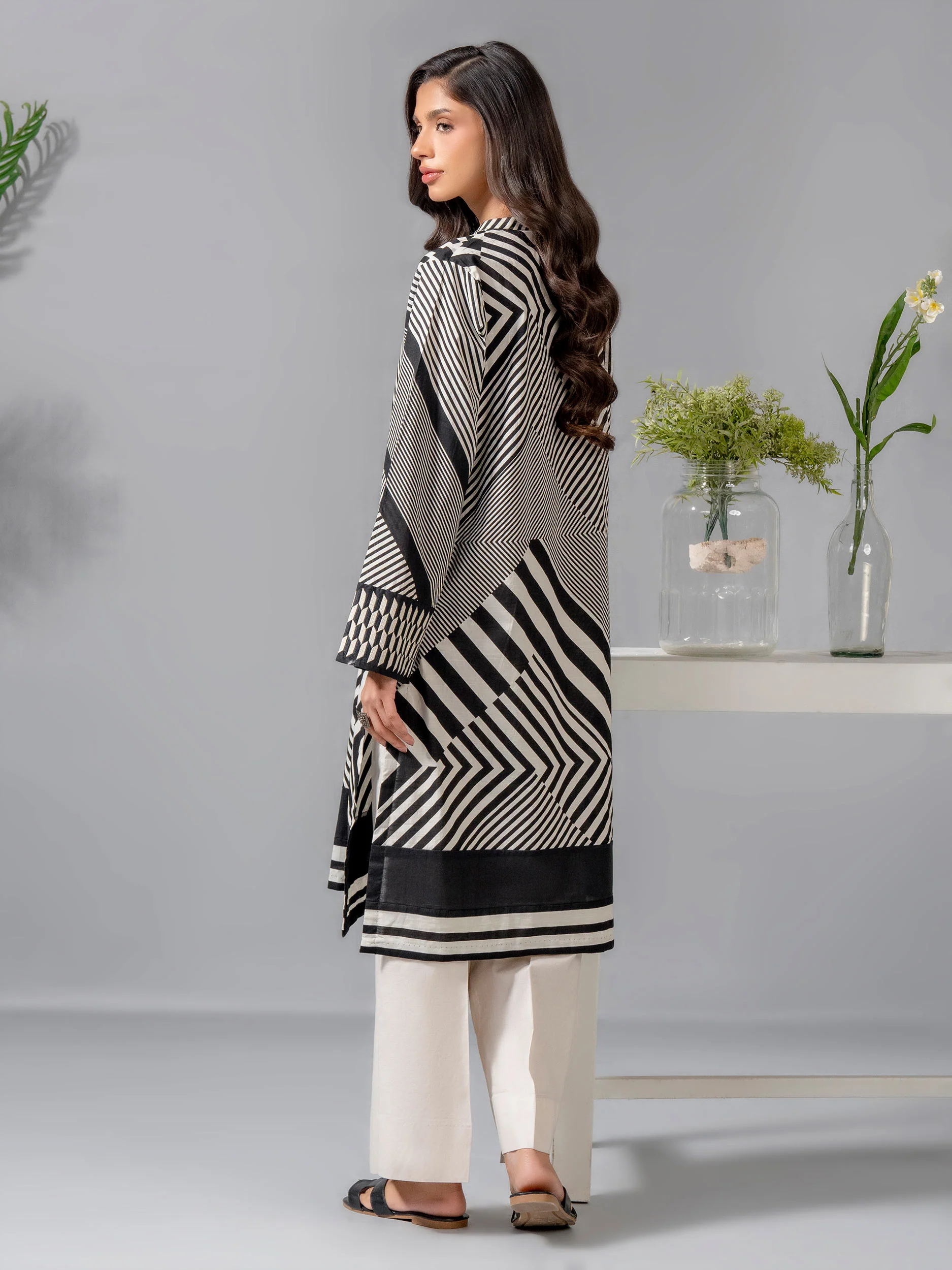 Lawn Shirt-Embroidered (Pret) - Image 5