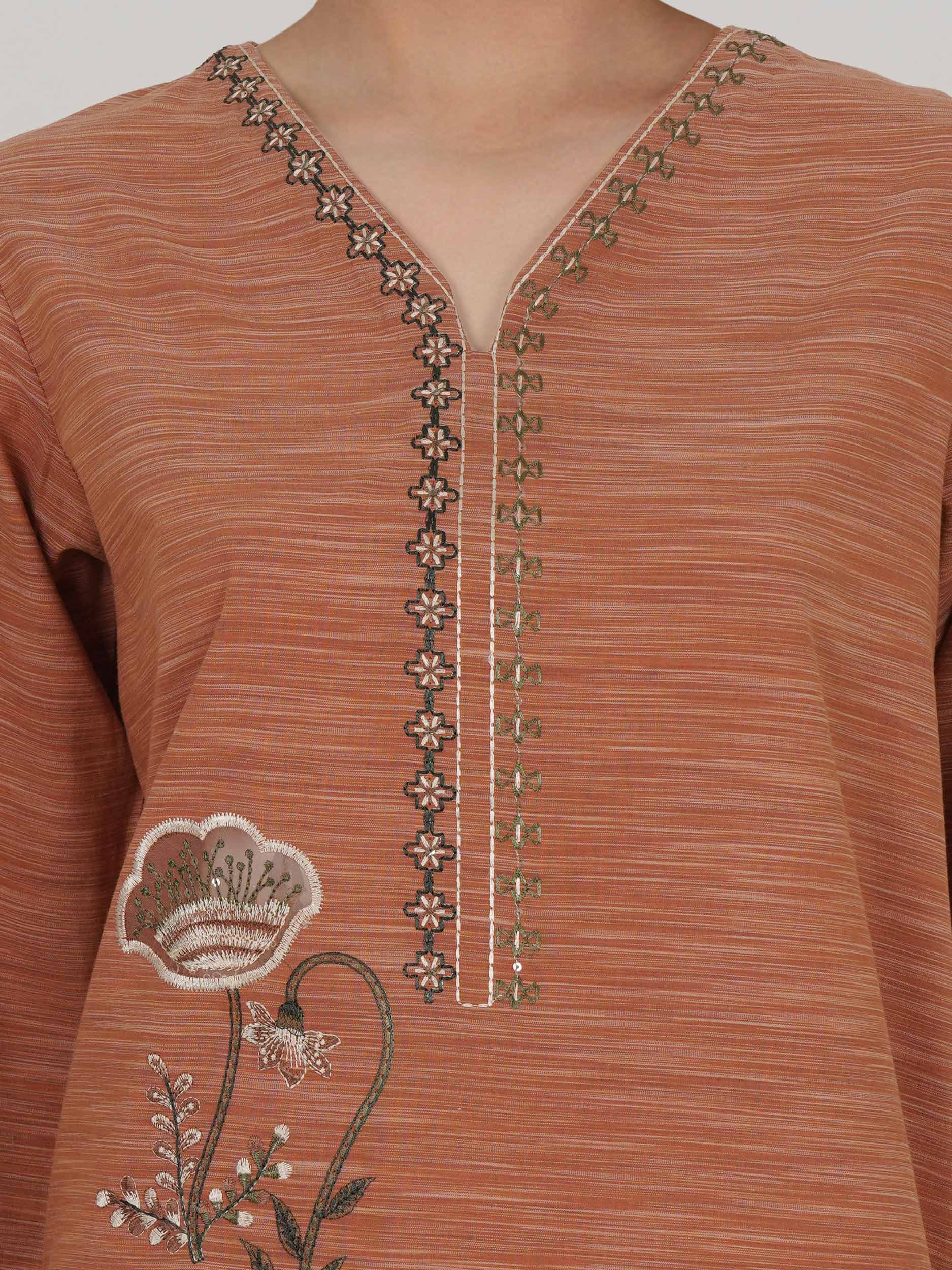 2 Piece Yarn Dyed Suit- Embroidered (Pret) - Image 4