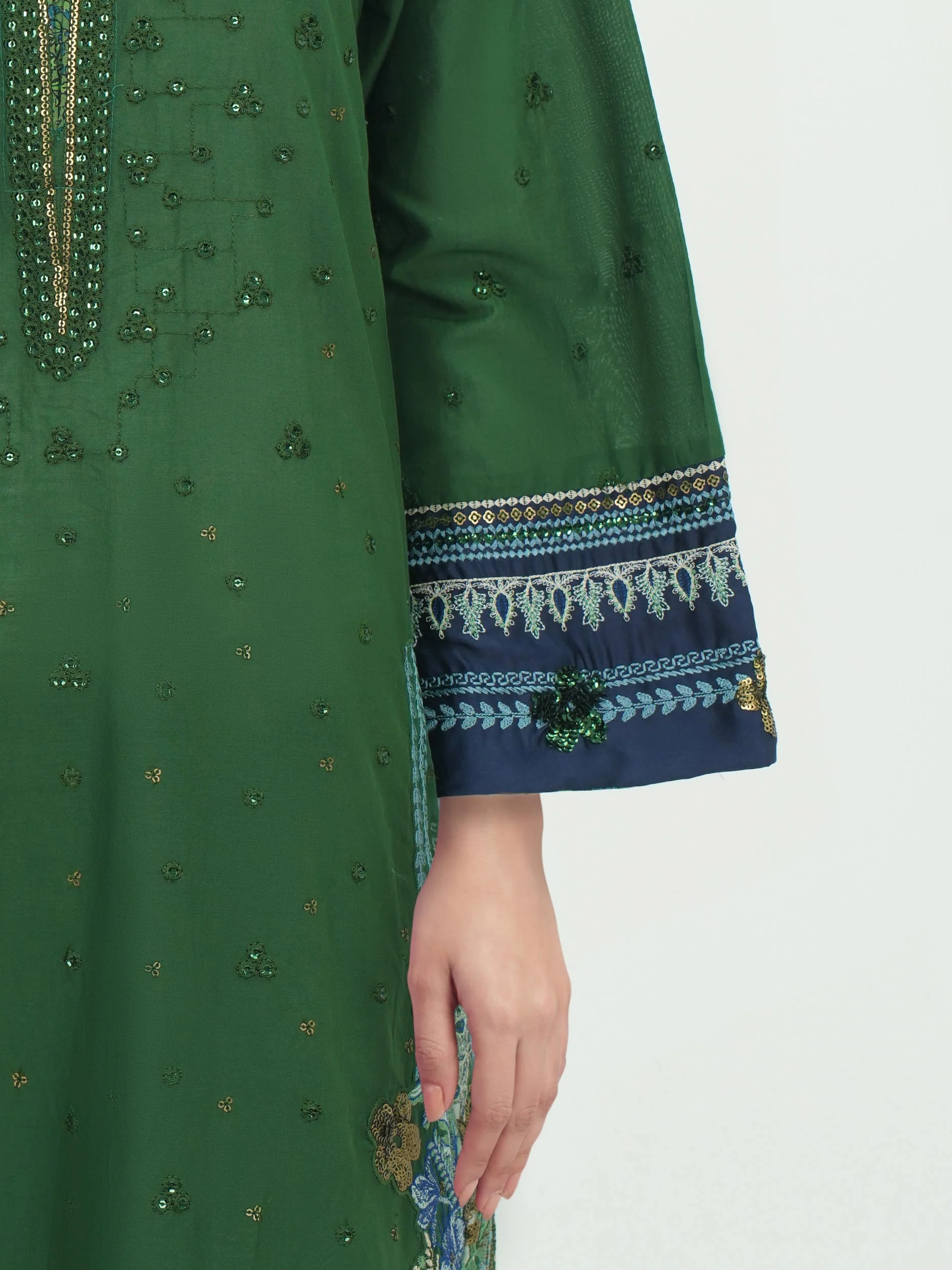 3 Piece Lawn Suit- Embroidered (Pret) - Image 5