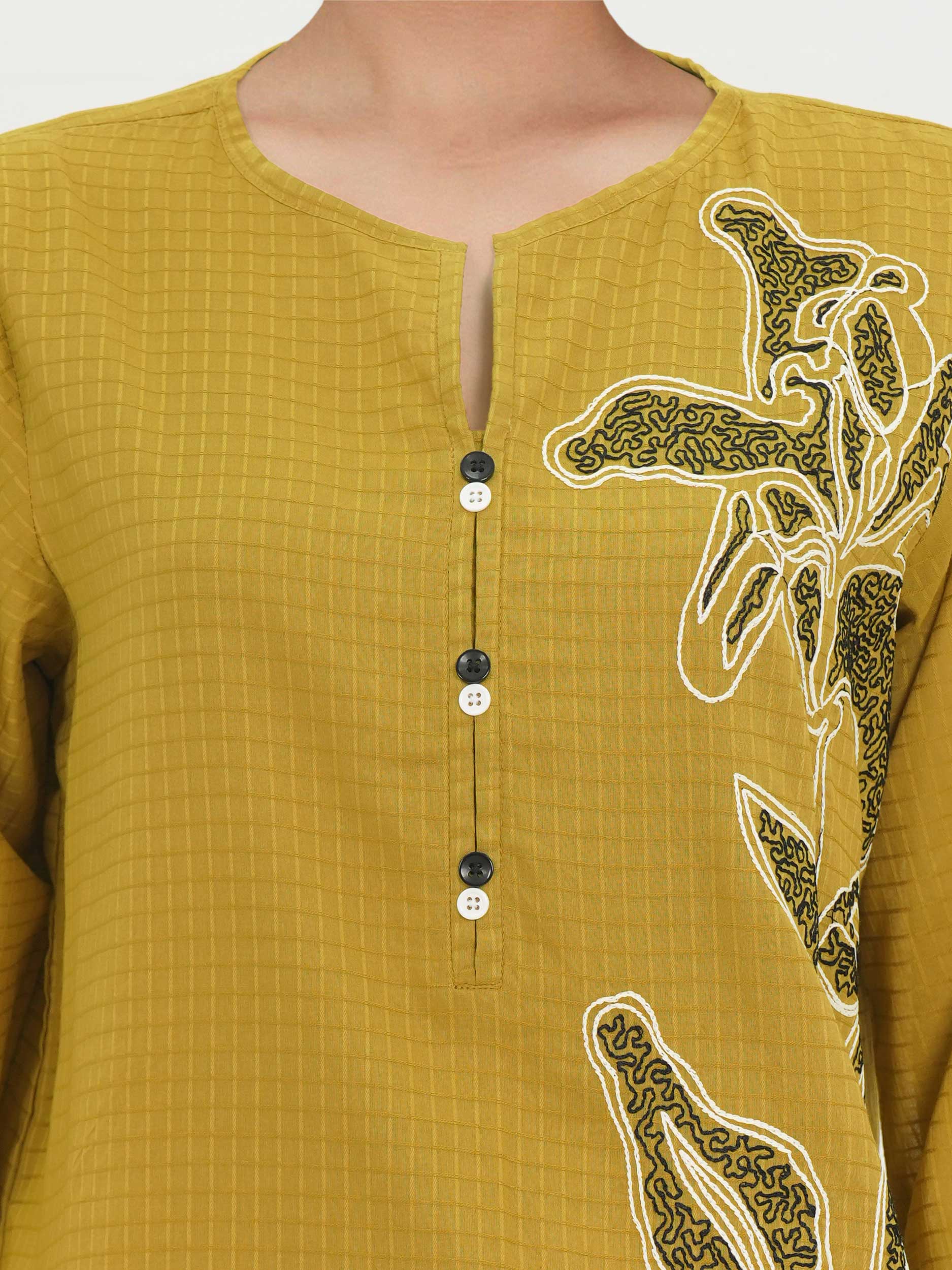 2 Piece Lawn Texture Suit- Embroidered (Pret) - Image 4