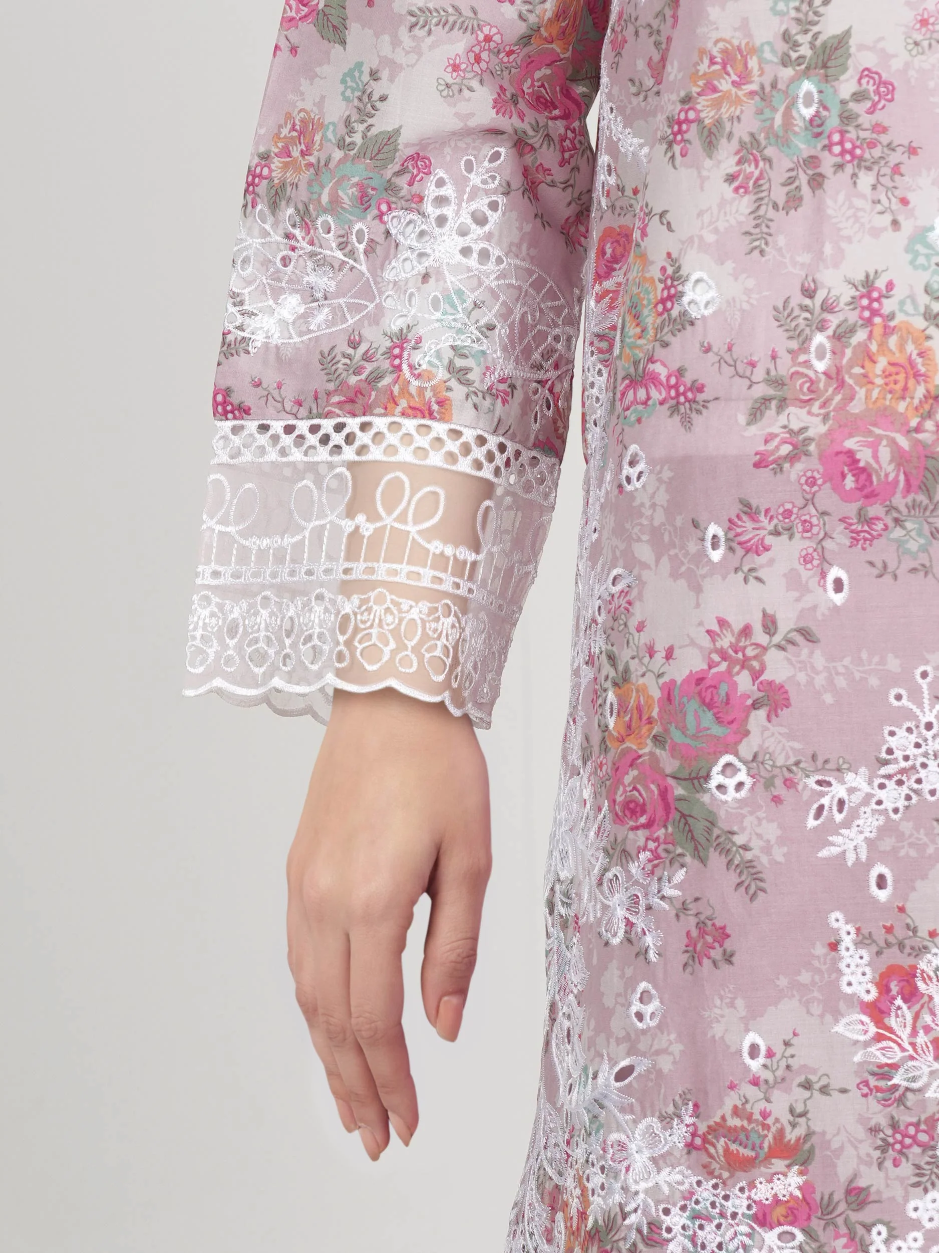 3 Piece Lawn Suit- Embroidered (Pret) - Image 5