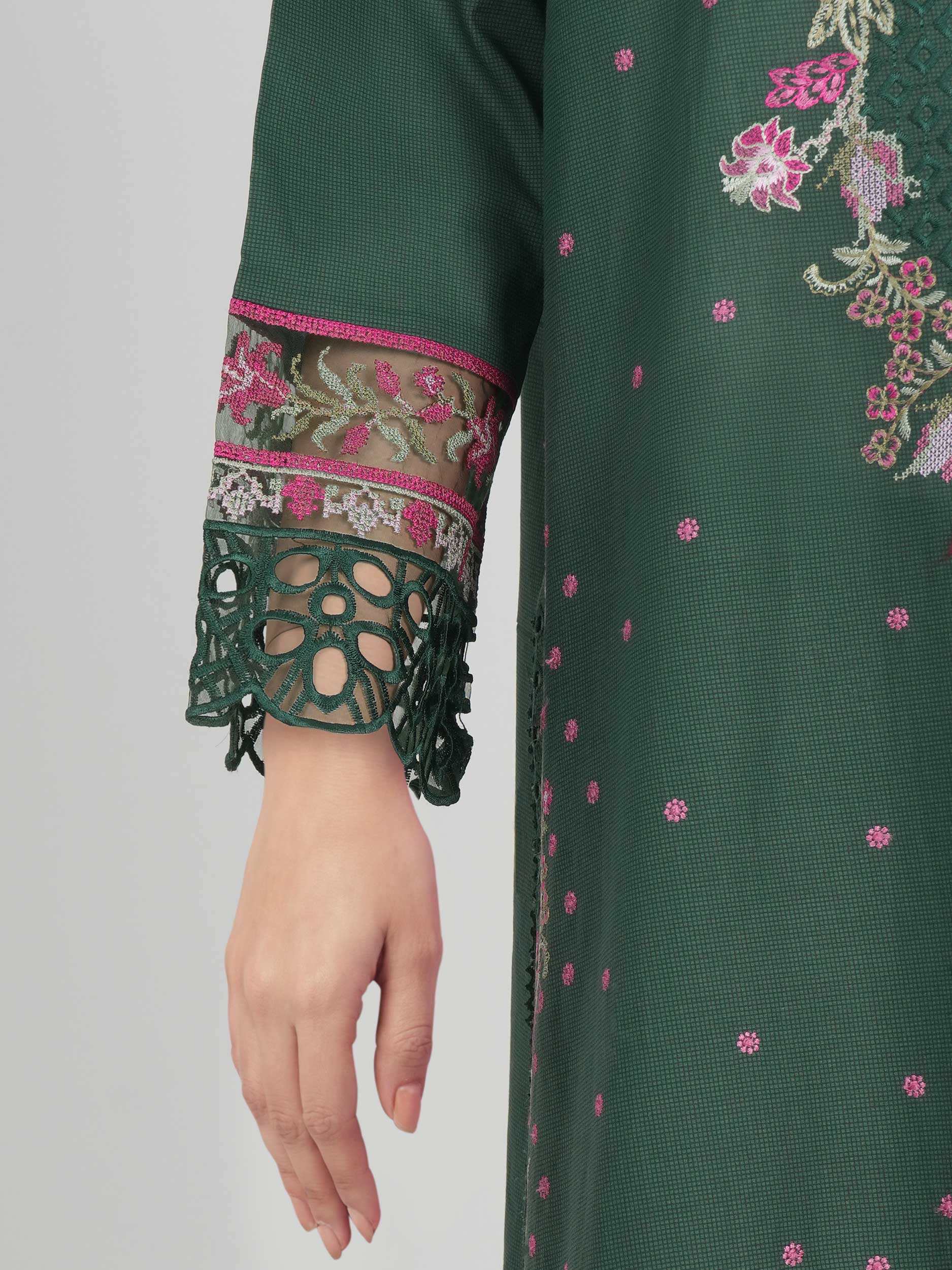 3 Piece Lawn Suit- Embroidered (Pret) - Image 5