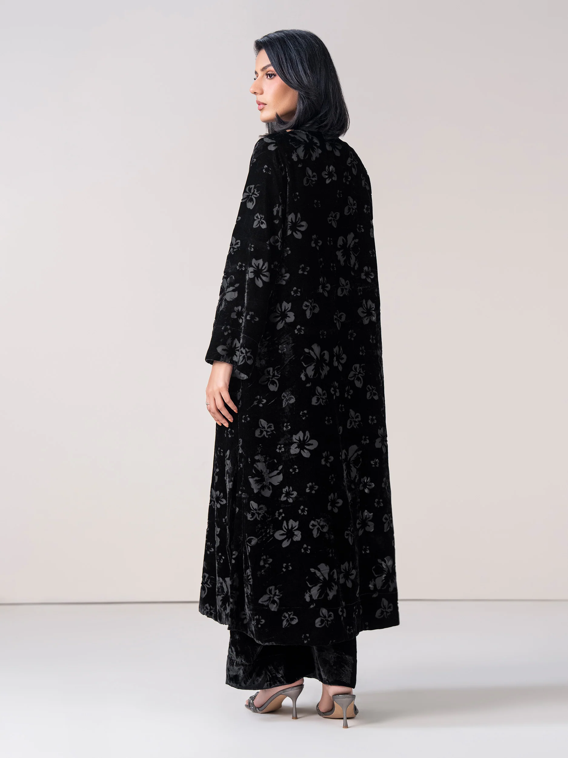 2-Piece Cardigan Velvet Suit- Embellished (Pret) - Image 3