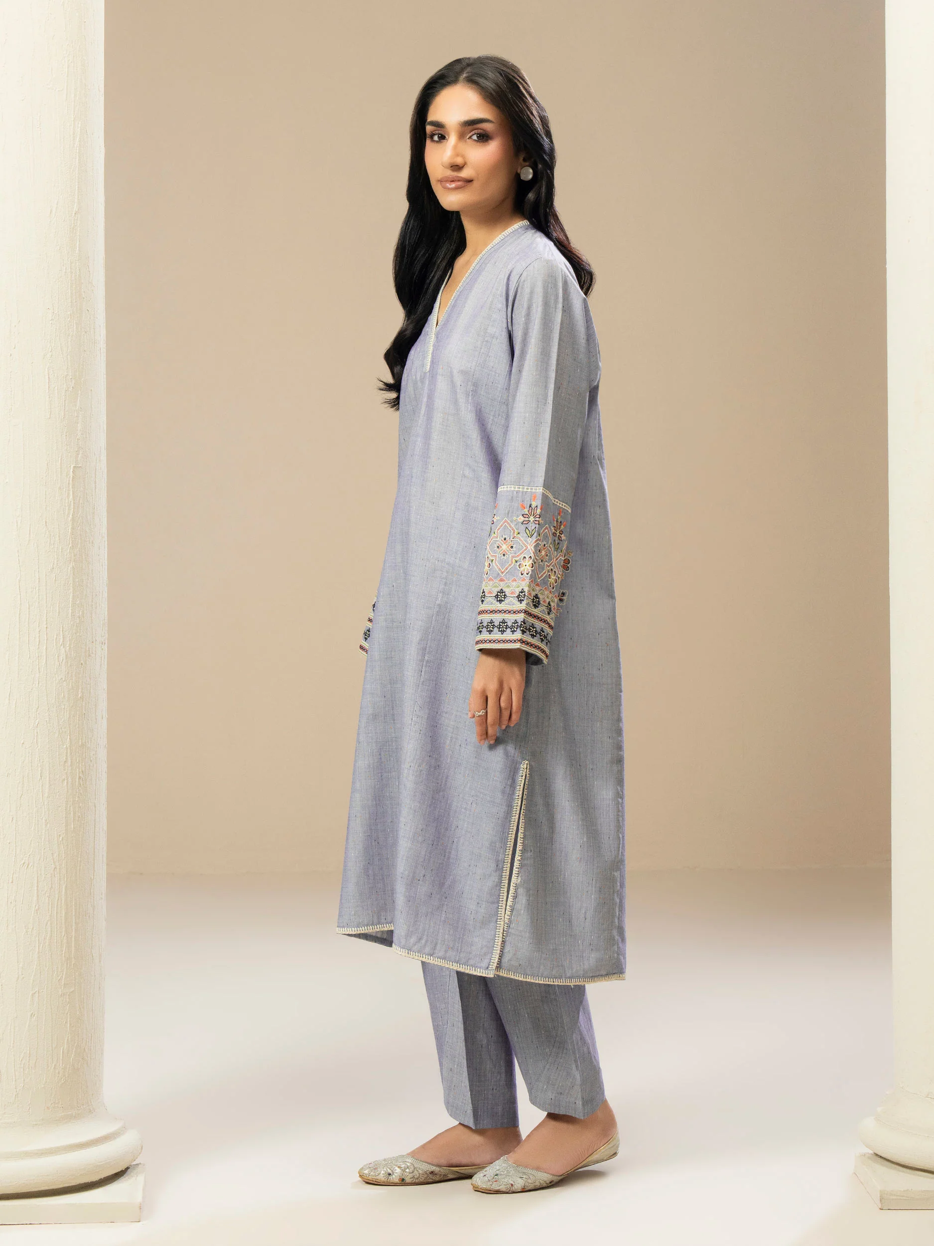 2 Piece Yarn Dyed Suit- Embroidered (Pret) - Image 3