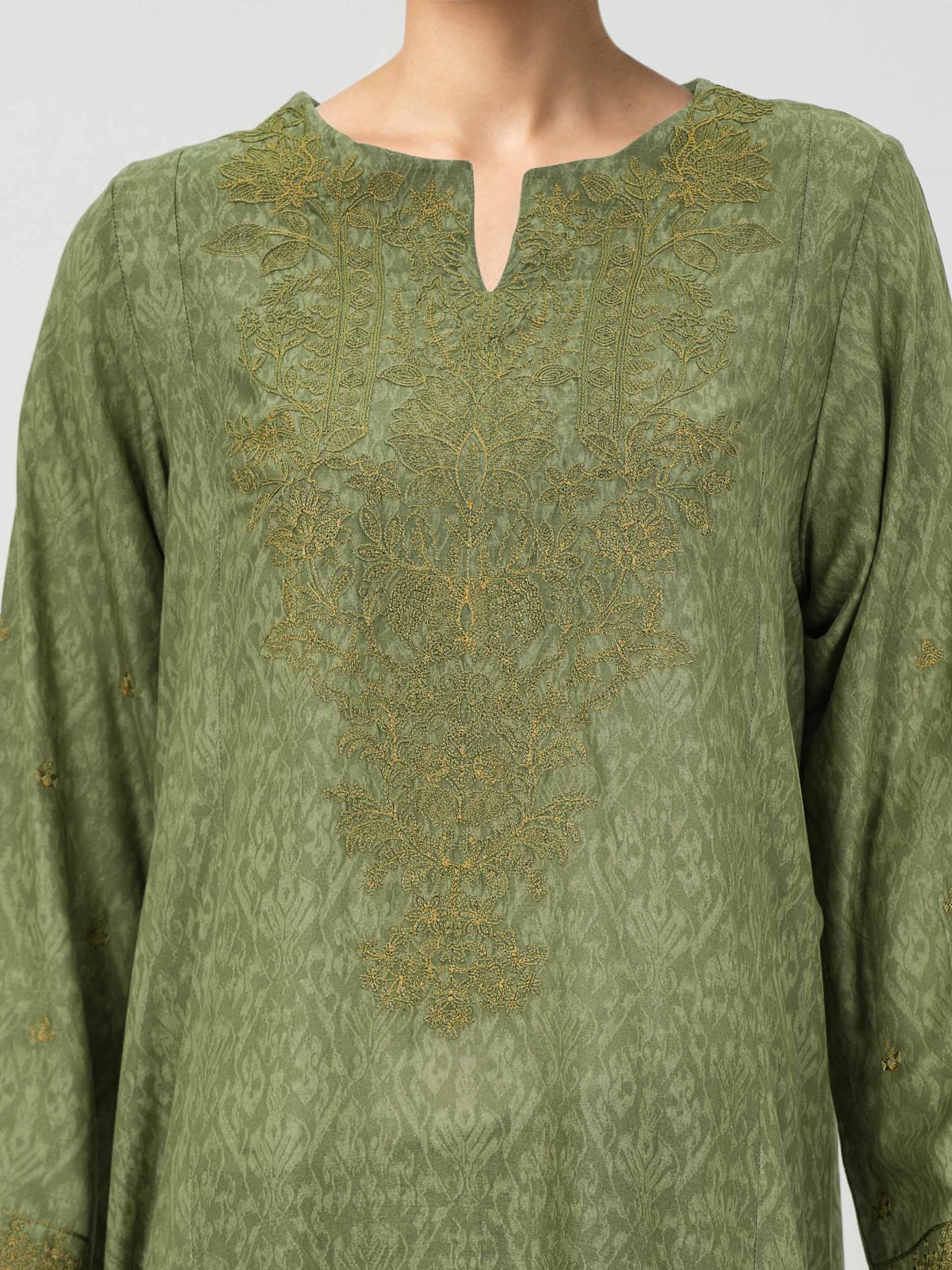 2 Piece Viscose Suit- Embroidered (Pret) - Image 4