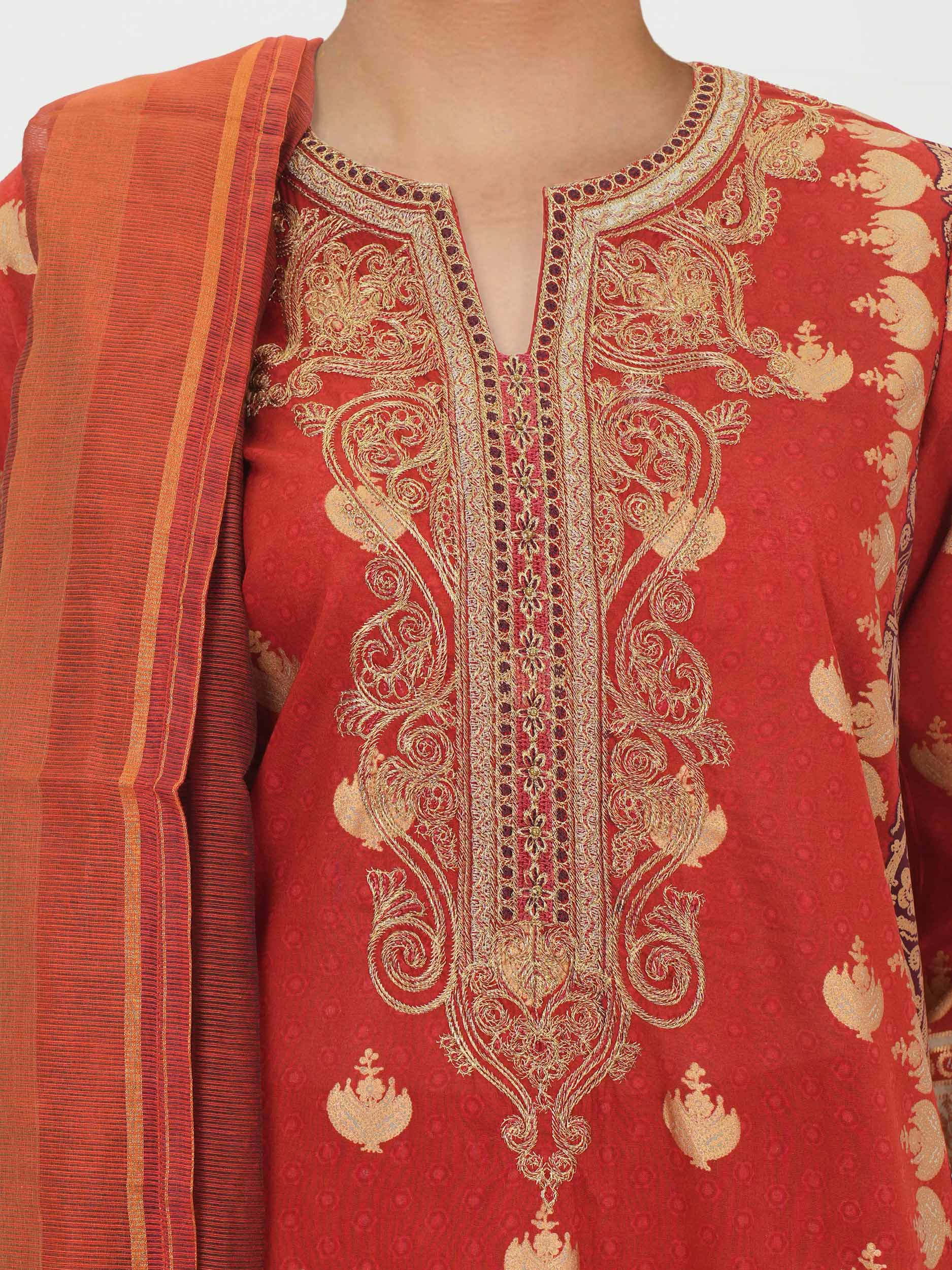 3 Piece Lawn Suit- Embroidered (Pret) - Image 4