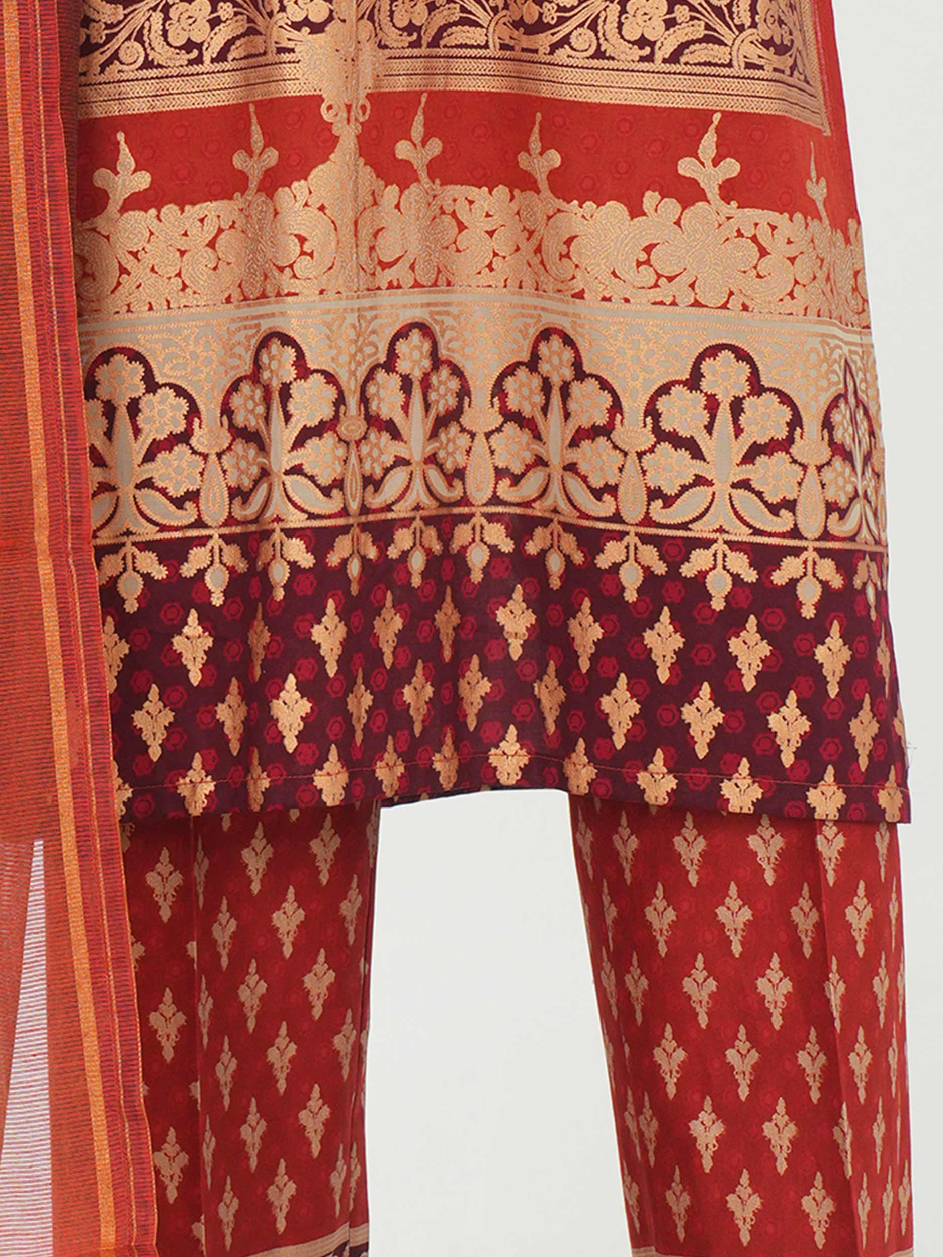 3 Piece Lawn Suit- Embroidered (Pret) - Image 5