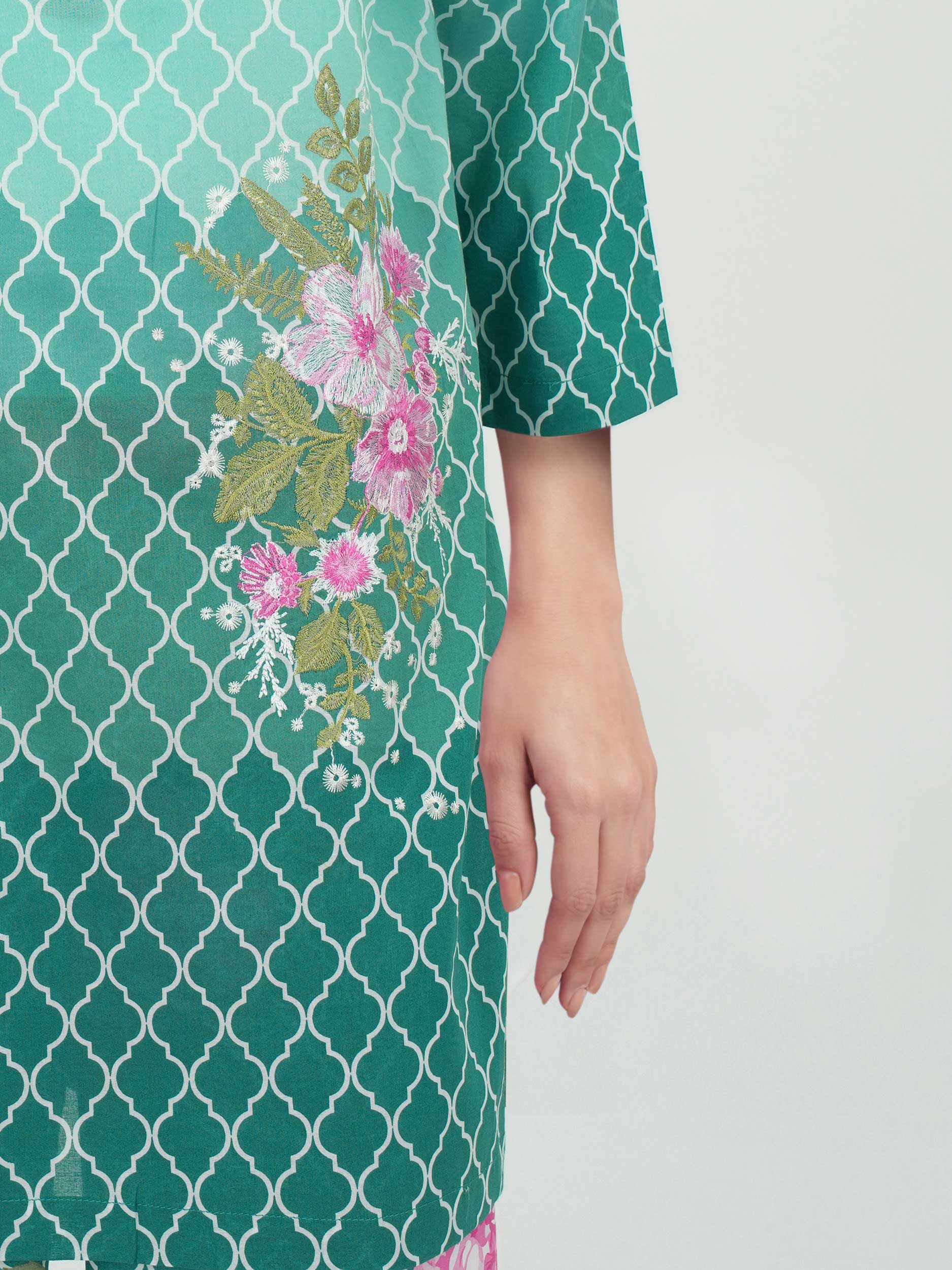 2 Piece Lawn Suit- Embroidered (Pret) - Image 5