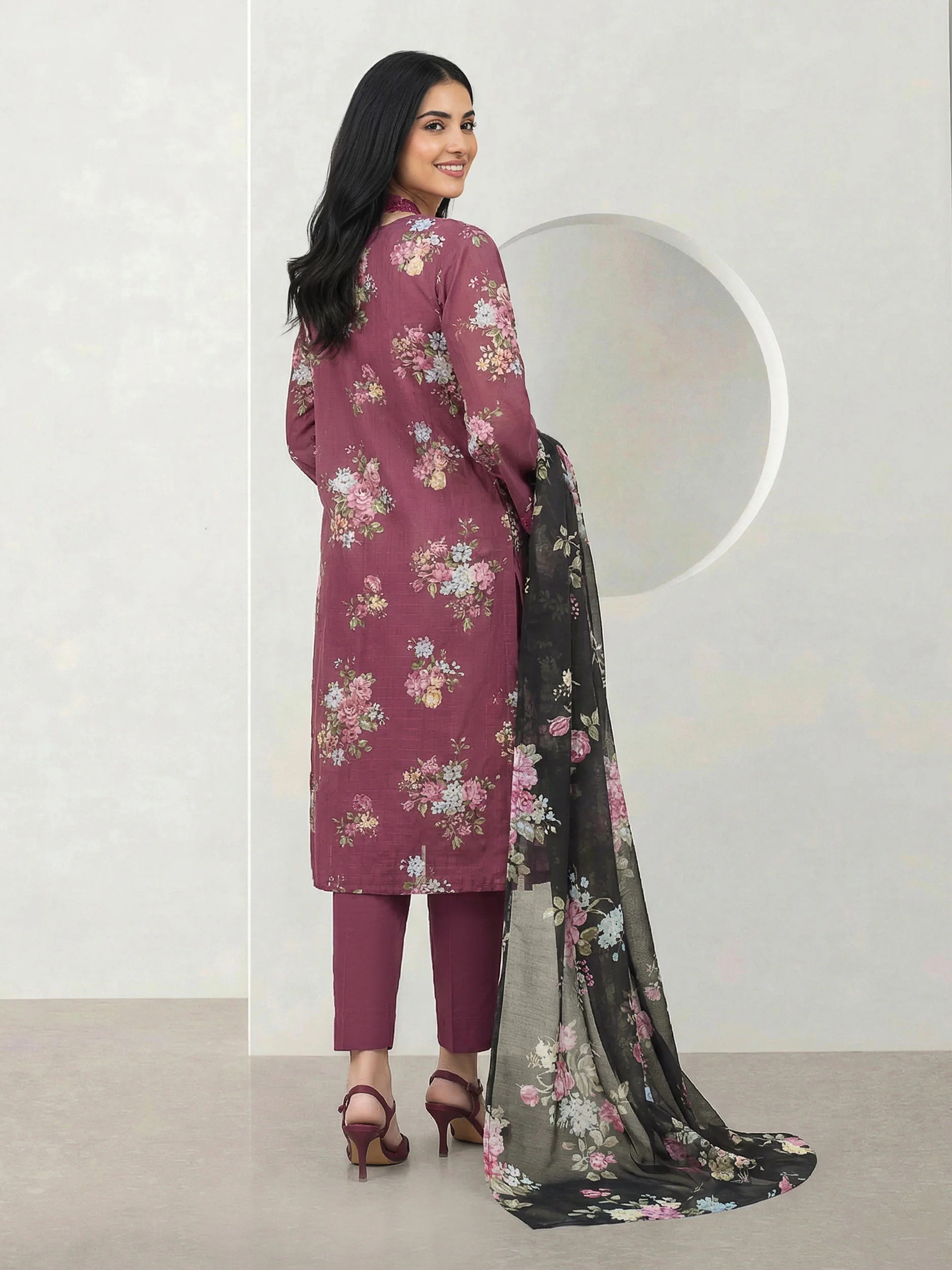 3 Piece Lawn Texture Suit- Embroidered (Pret) - Image 3