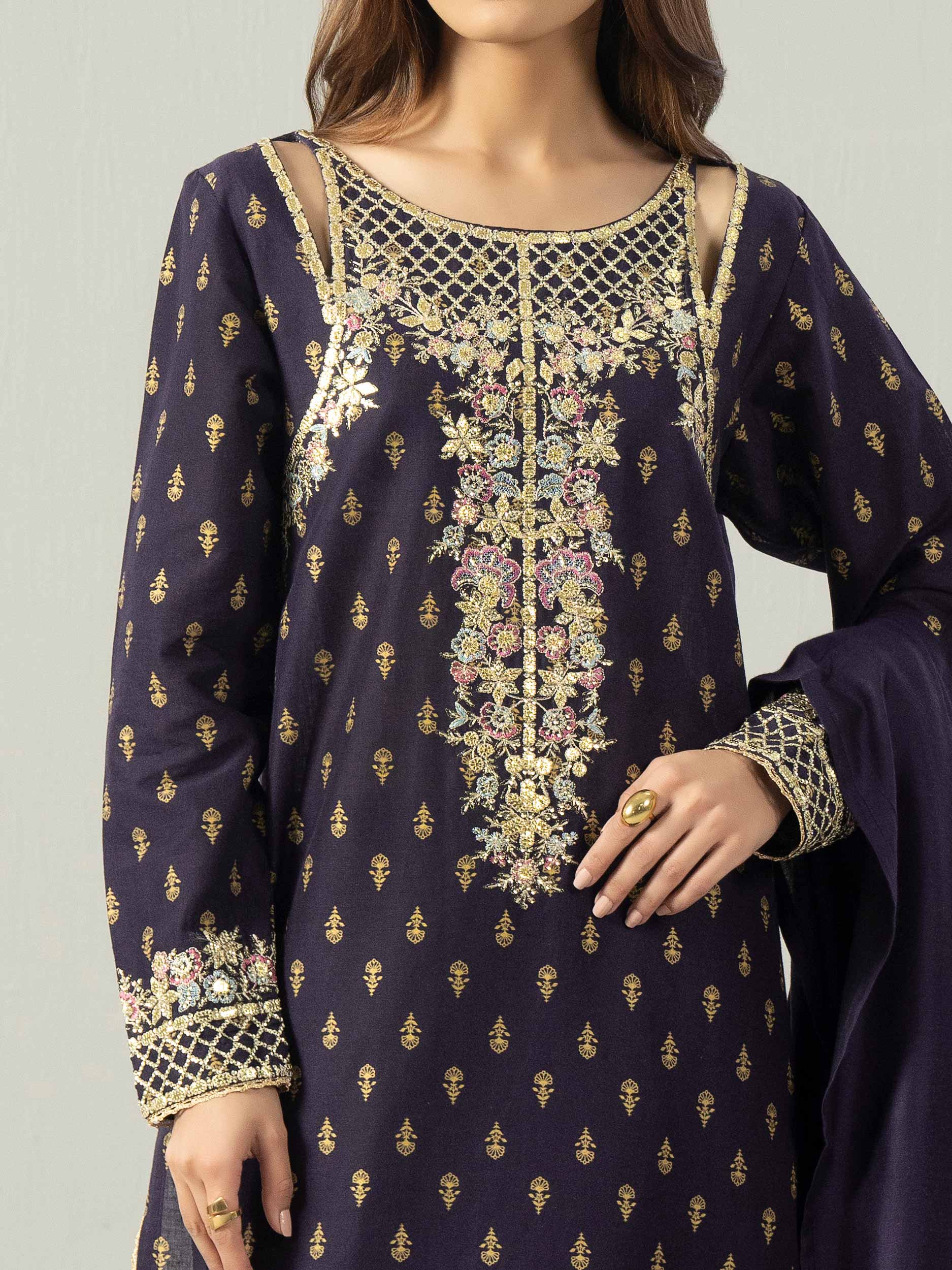 3 Piece Khaddar Suit- Embroidered (Pret) - Image 4
