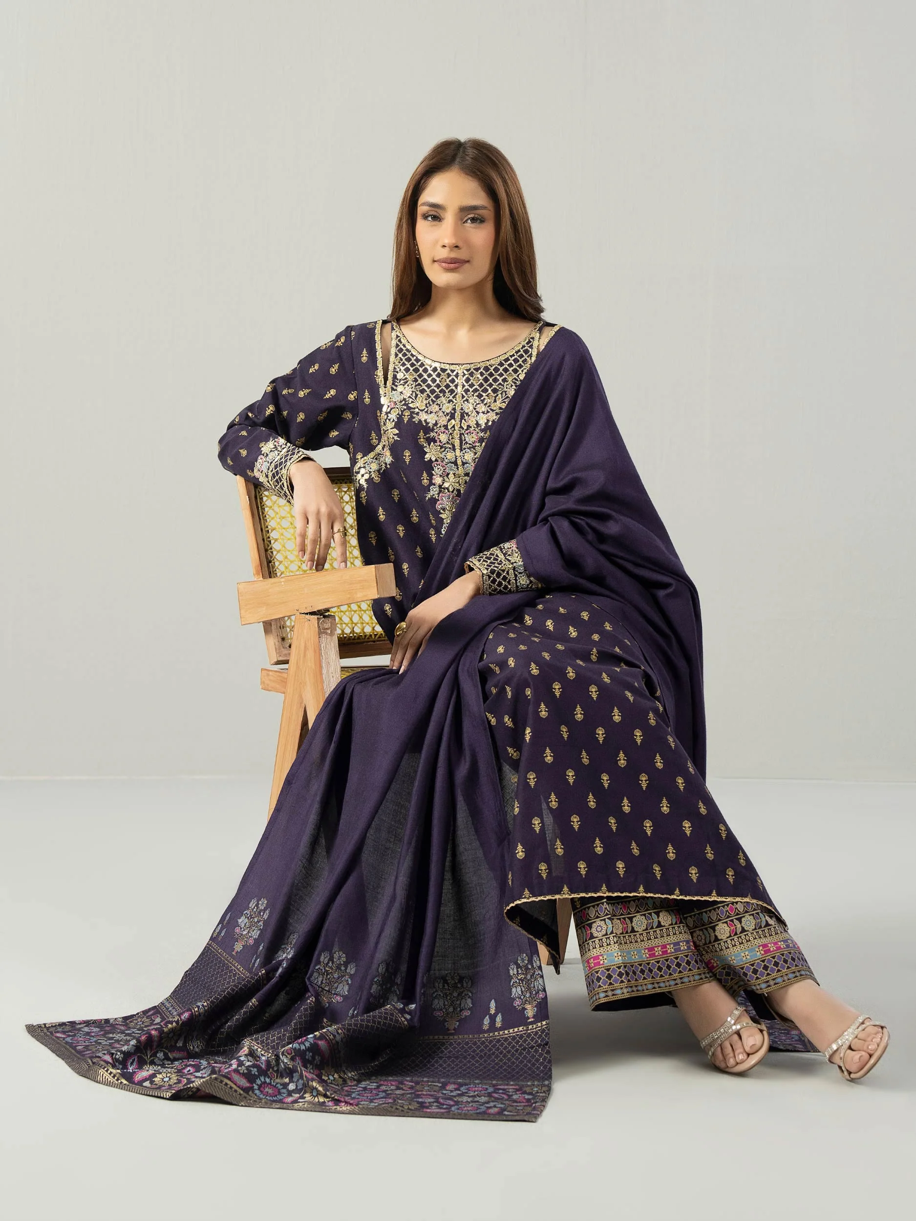 3 Piece Khaddar Suit- Embroidered (Pret) - Image 5