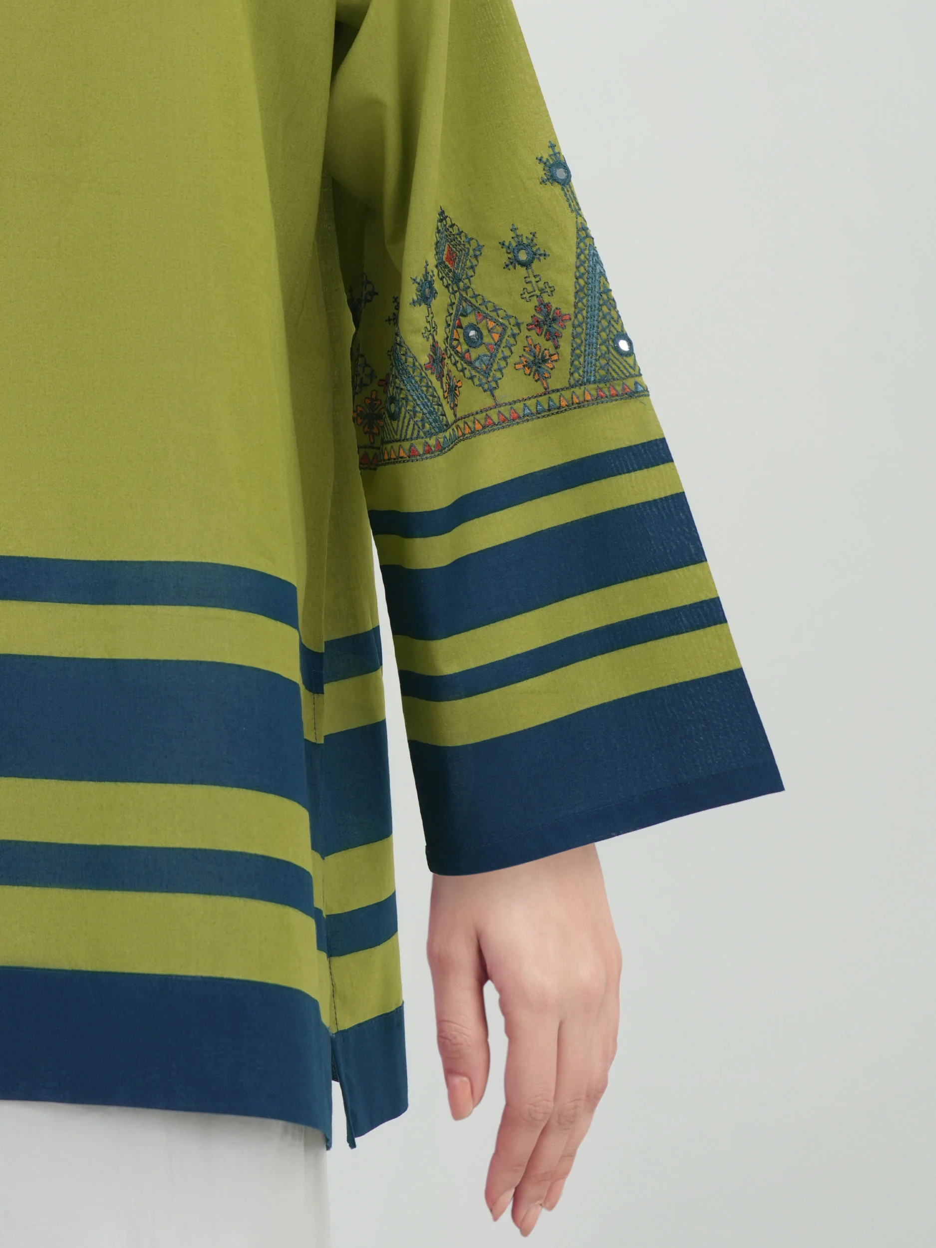 Lawn Kurti- Embroidered ( Pret) - Image 5