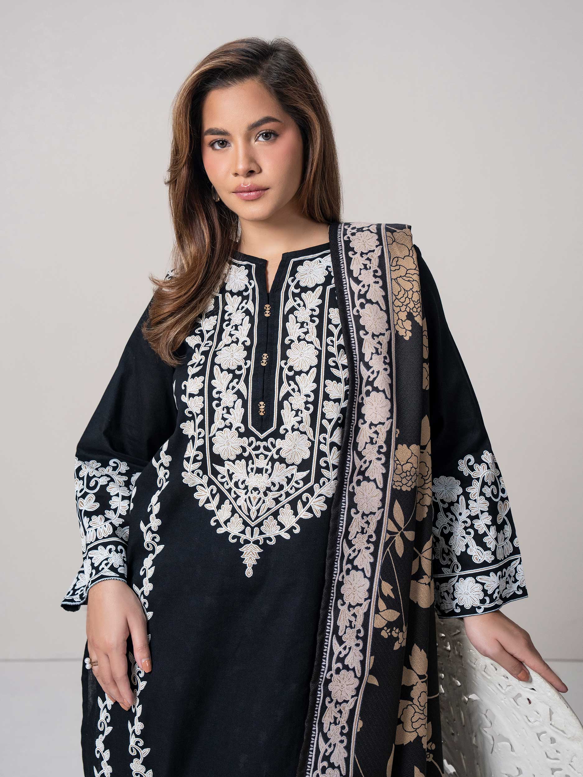 3 Piece Khaddar Suit (Pret) - Image 5