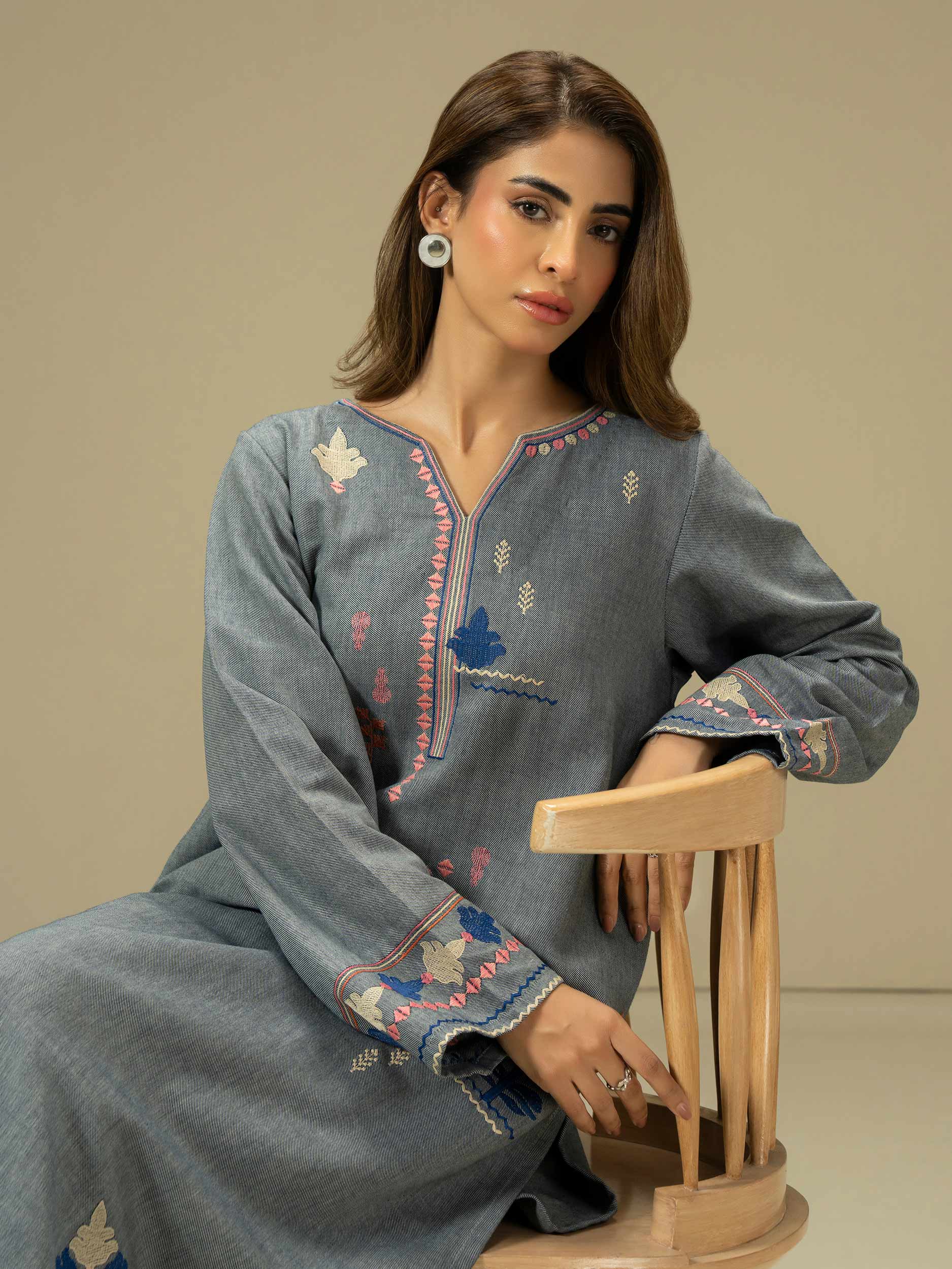 2 Piece  Yarn Dyed Suit-Embroidered (Pret) - Image 2