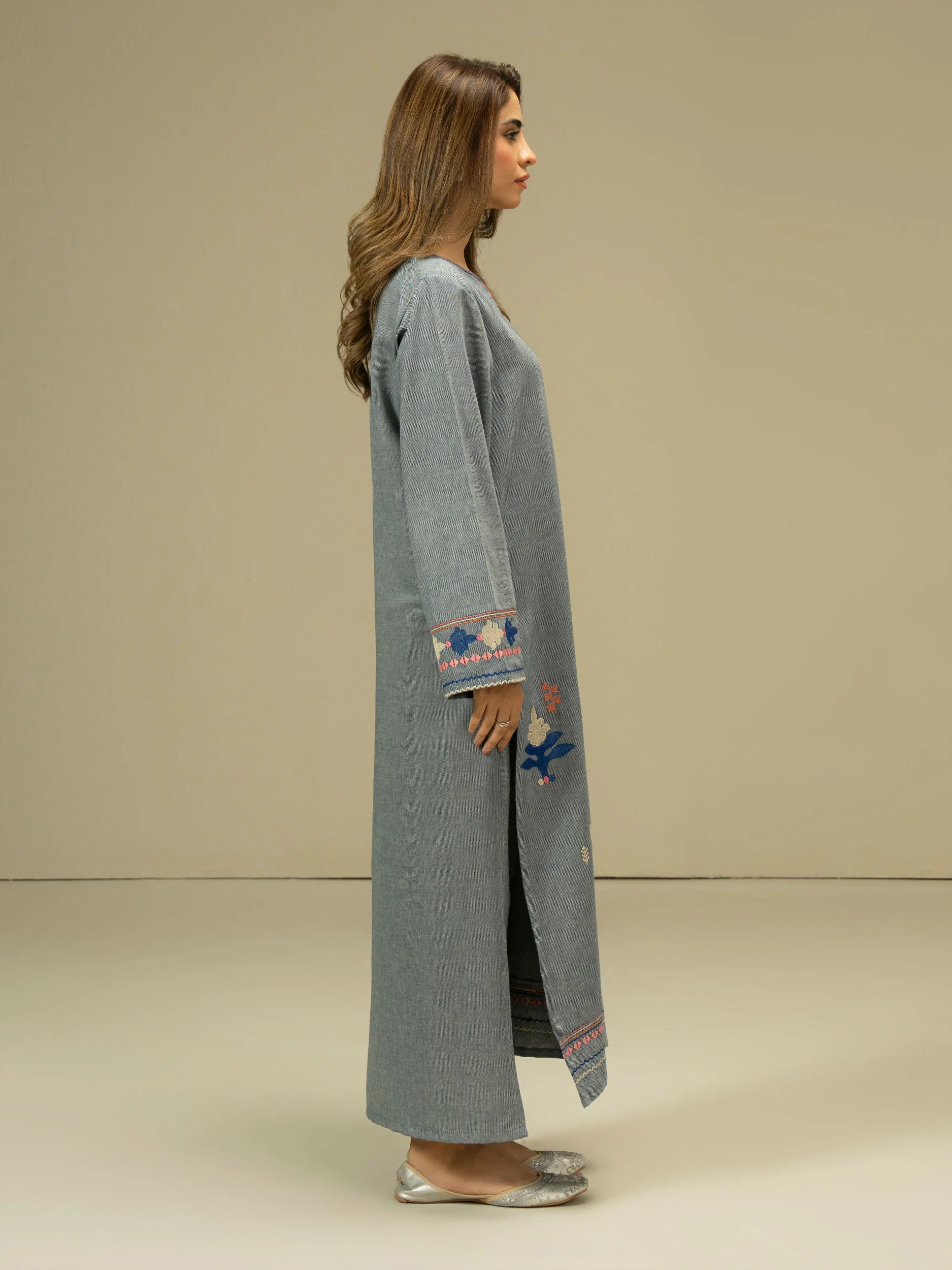 2 Piece  Yarn Dyed Suit-Embroidered (Pret) - Image 3