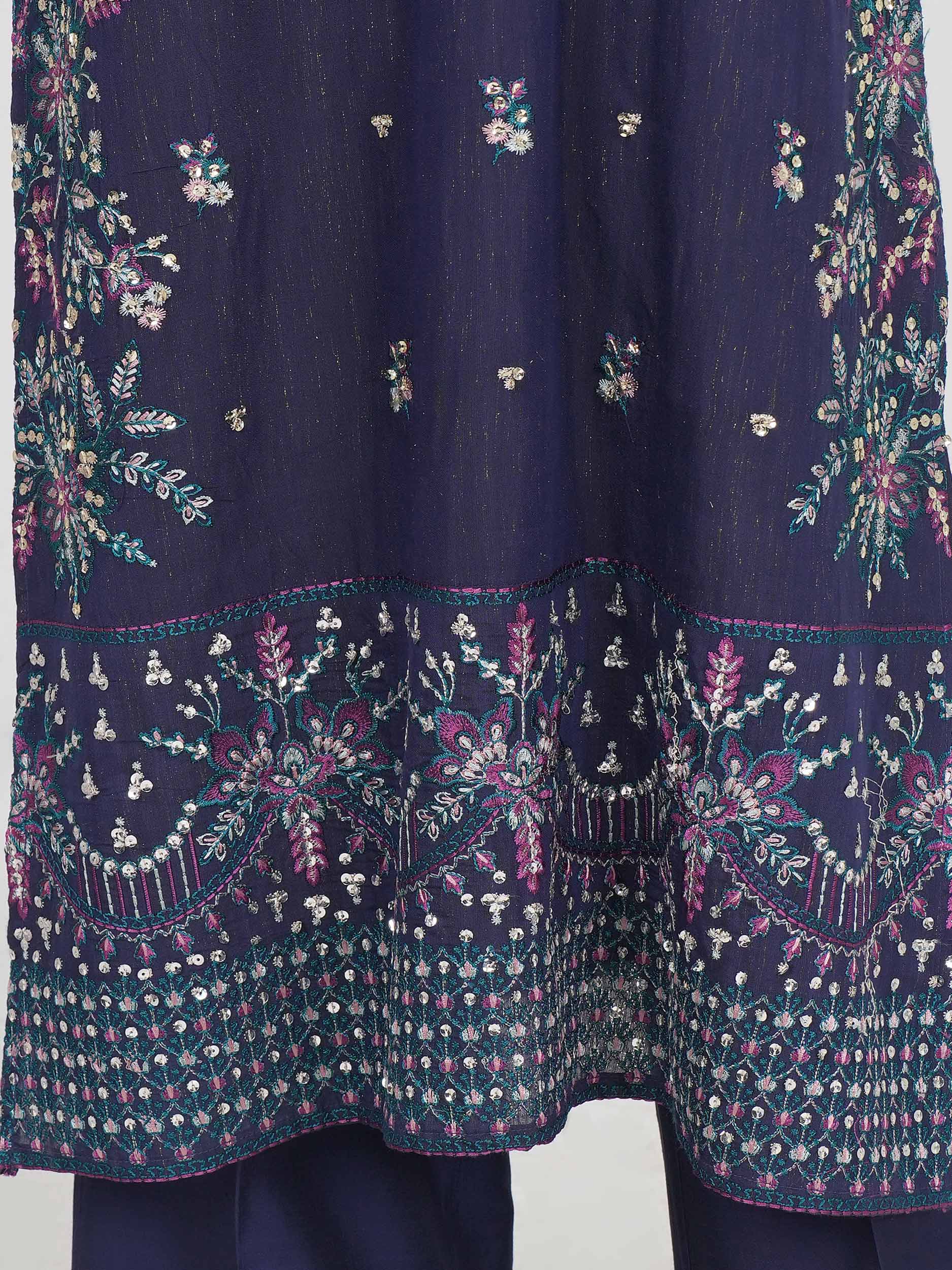 3 Piece Lawn Suit- Embroidered (Pret) - Image 6