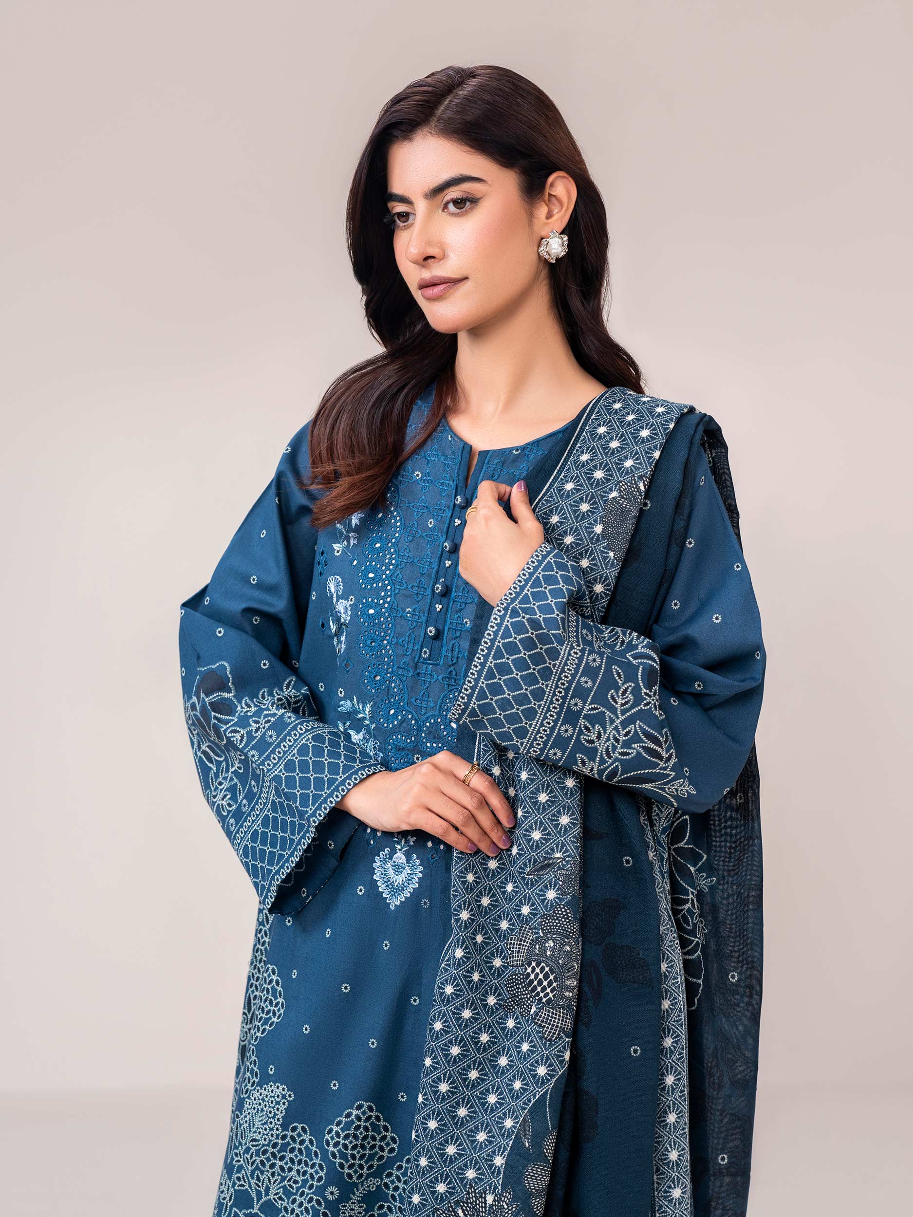 3 Piece Khaddar Suit- Embroidered (Pret) - Image 4