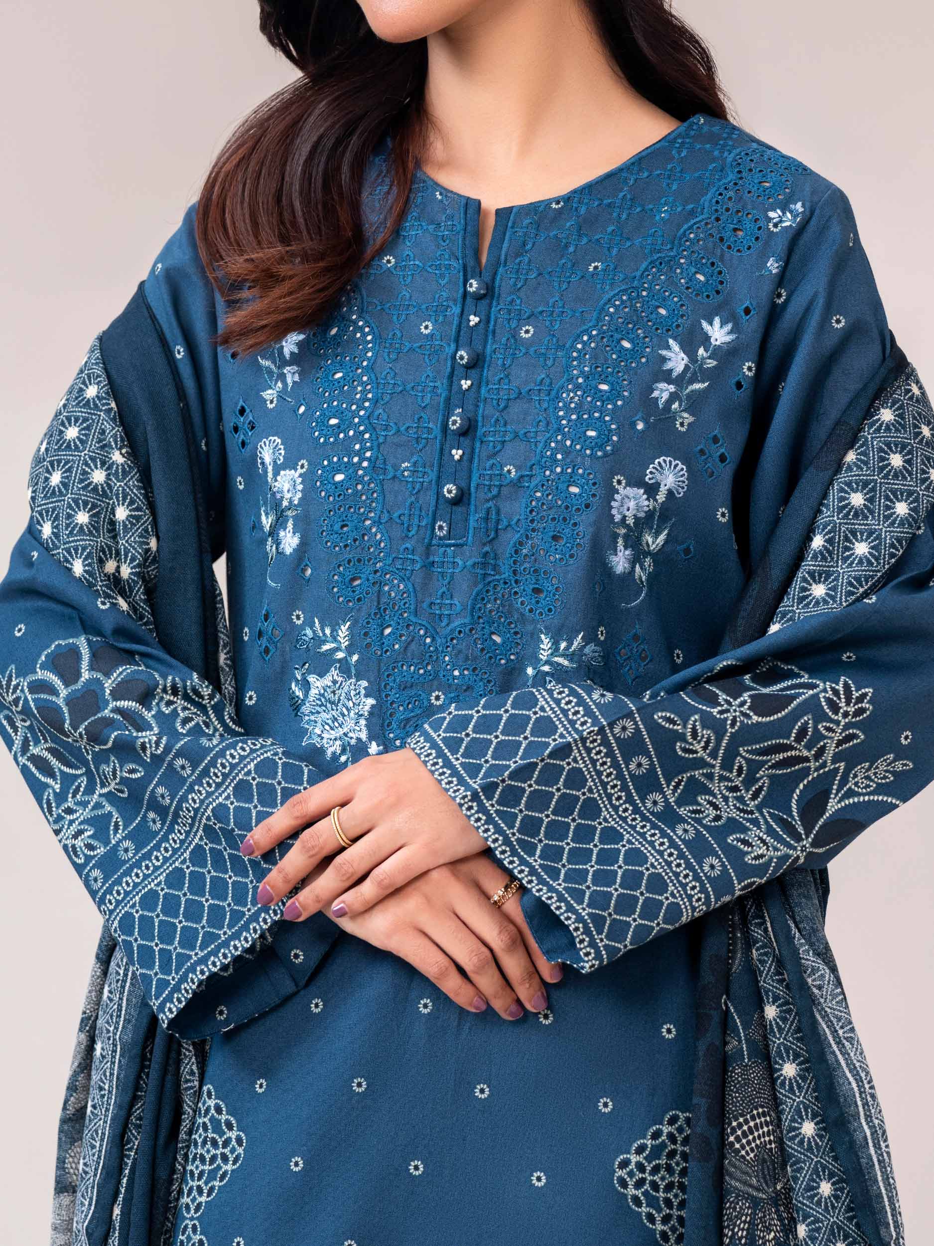 3 Piece Khaddar Suit- Embroidered (Pret) - Image 5