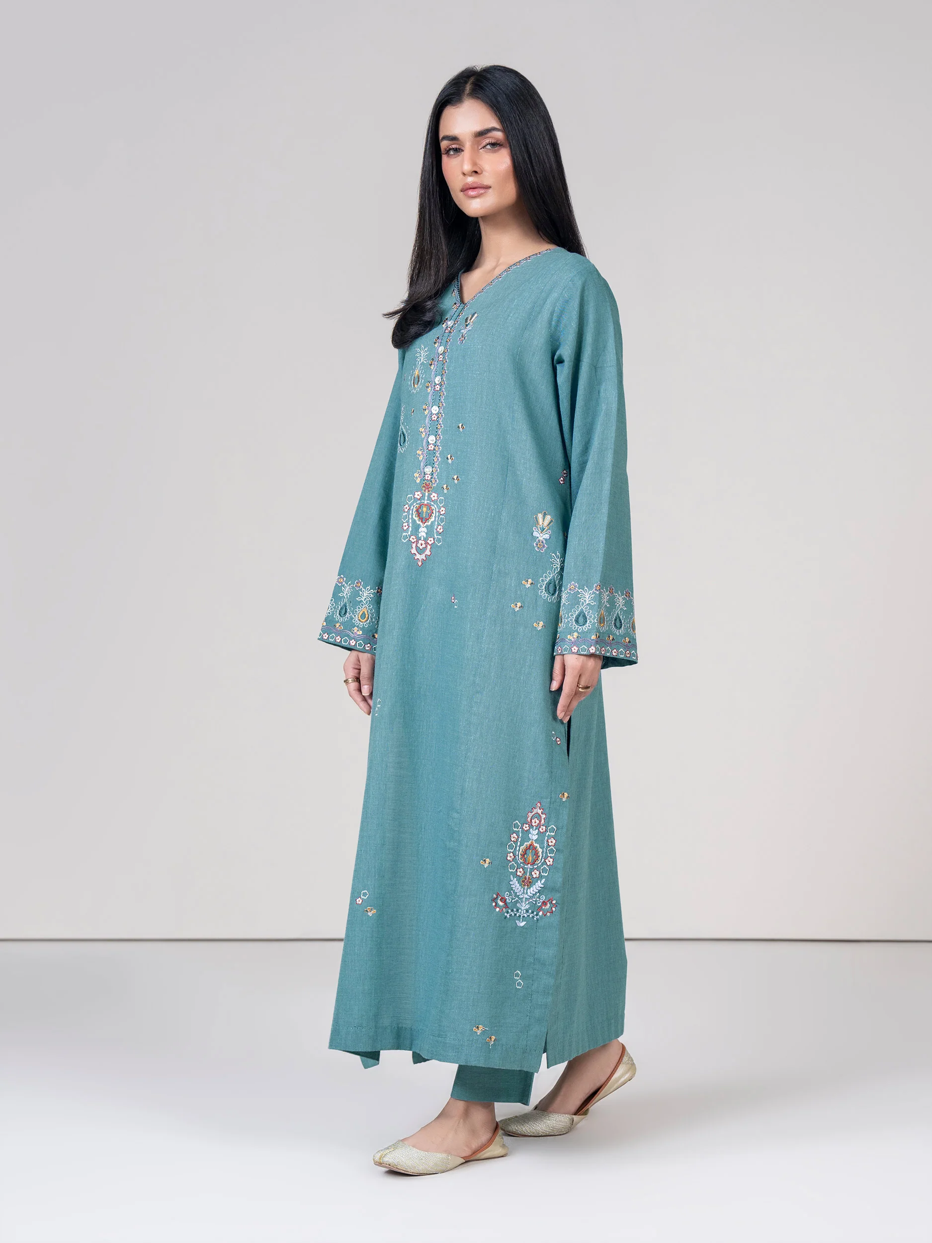 2 Piece Yarn Dyed Suit- Embroidered (Pret) - Image 3