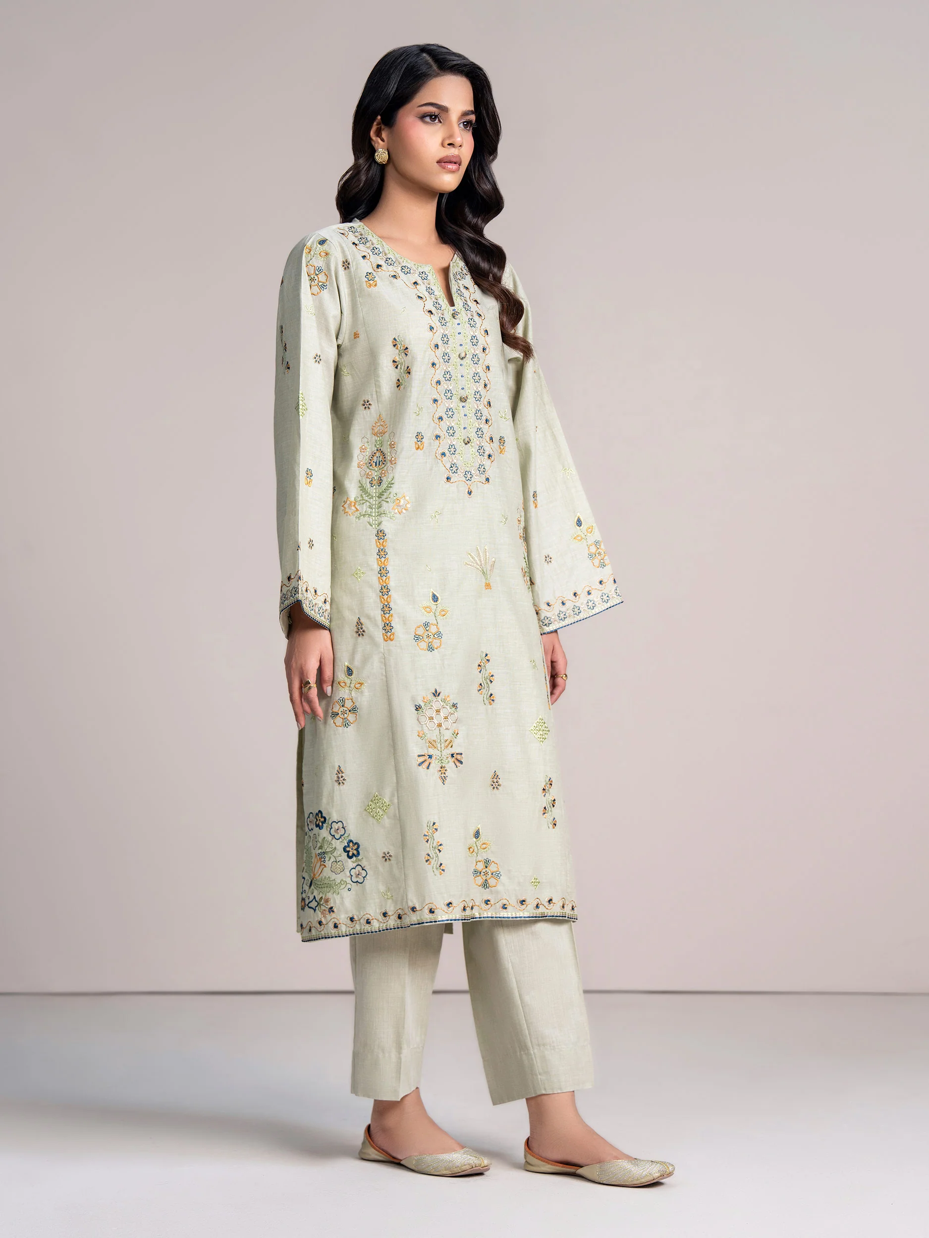 2 Piece Yarn Dyed Suit- Embroidered (Pret) - Image 3