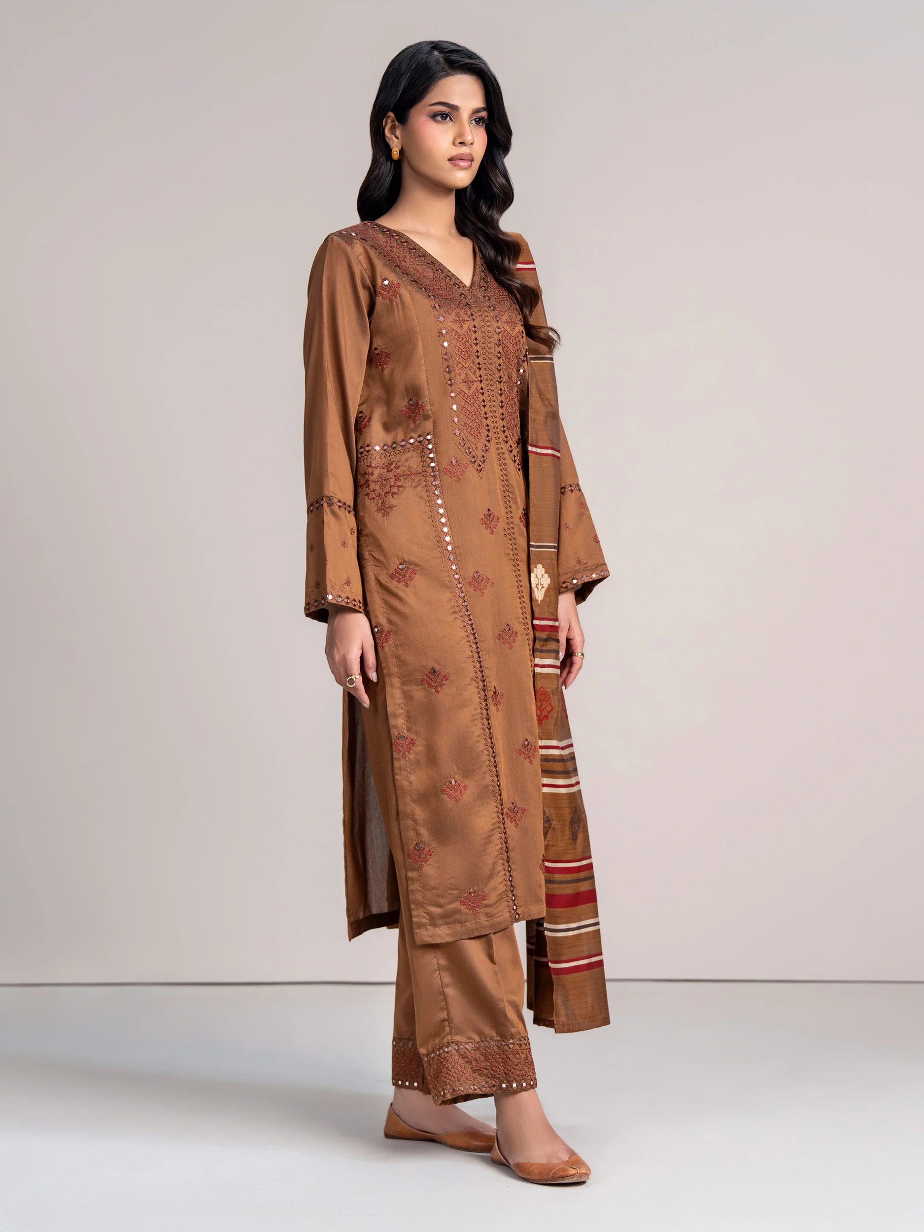 3 Piece Yarn Dyed Suit- Embroidered (Pret) - Image 2