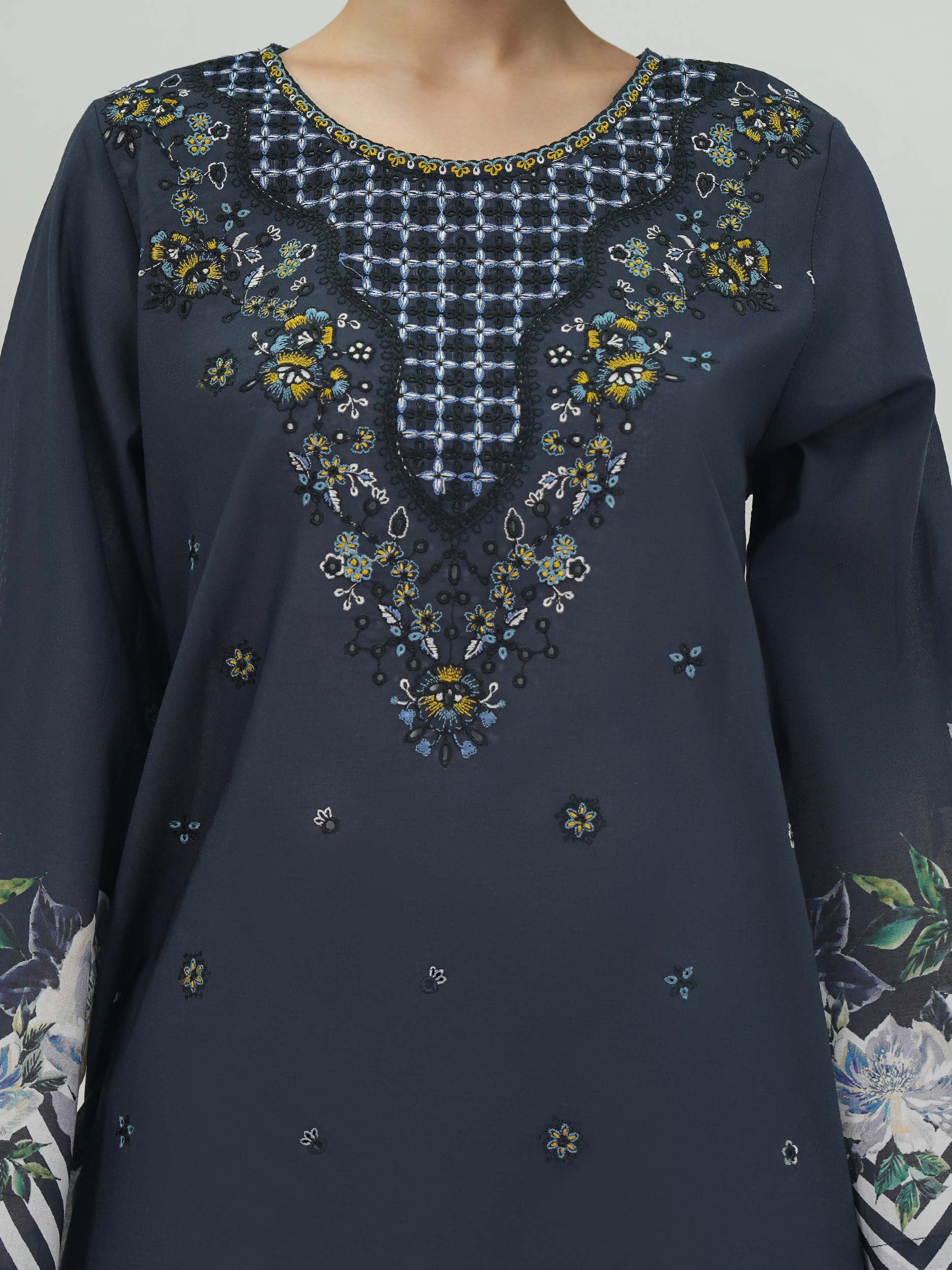 2 Piece Lawn Suit- Embroidered (Pret) - Image 4