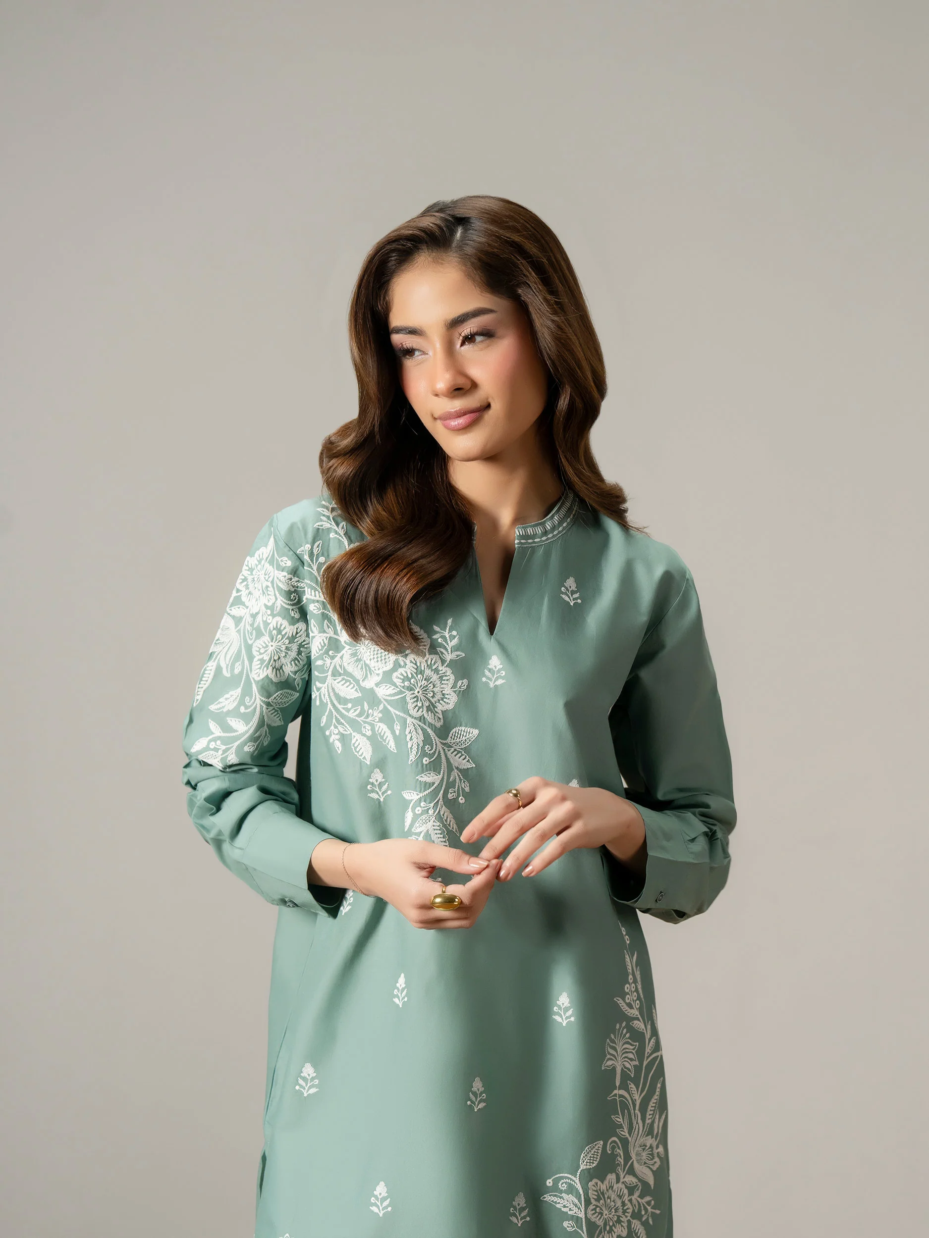 Cambric Kurti-Embroidered (Pret) - Image 8