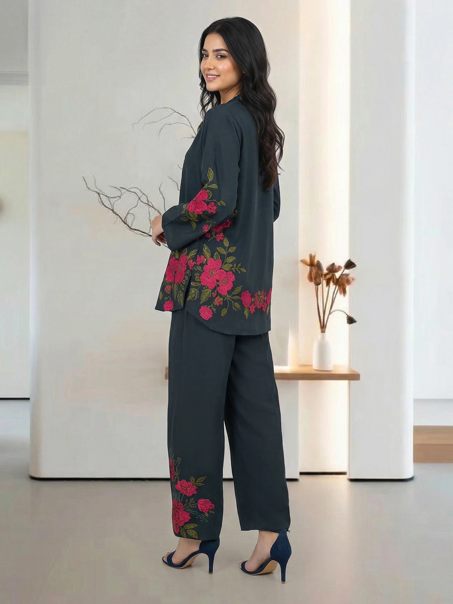 Grip Co-ord Set- Embroidered - Image 3