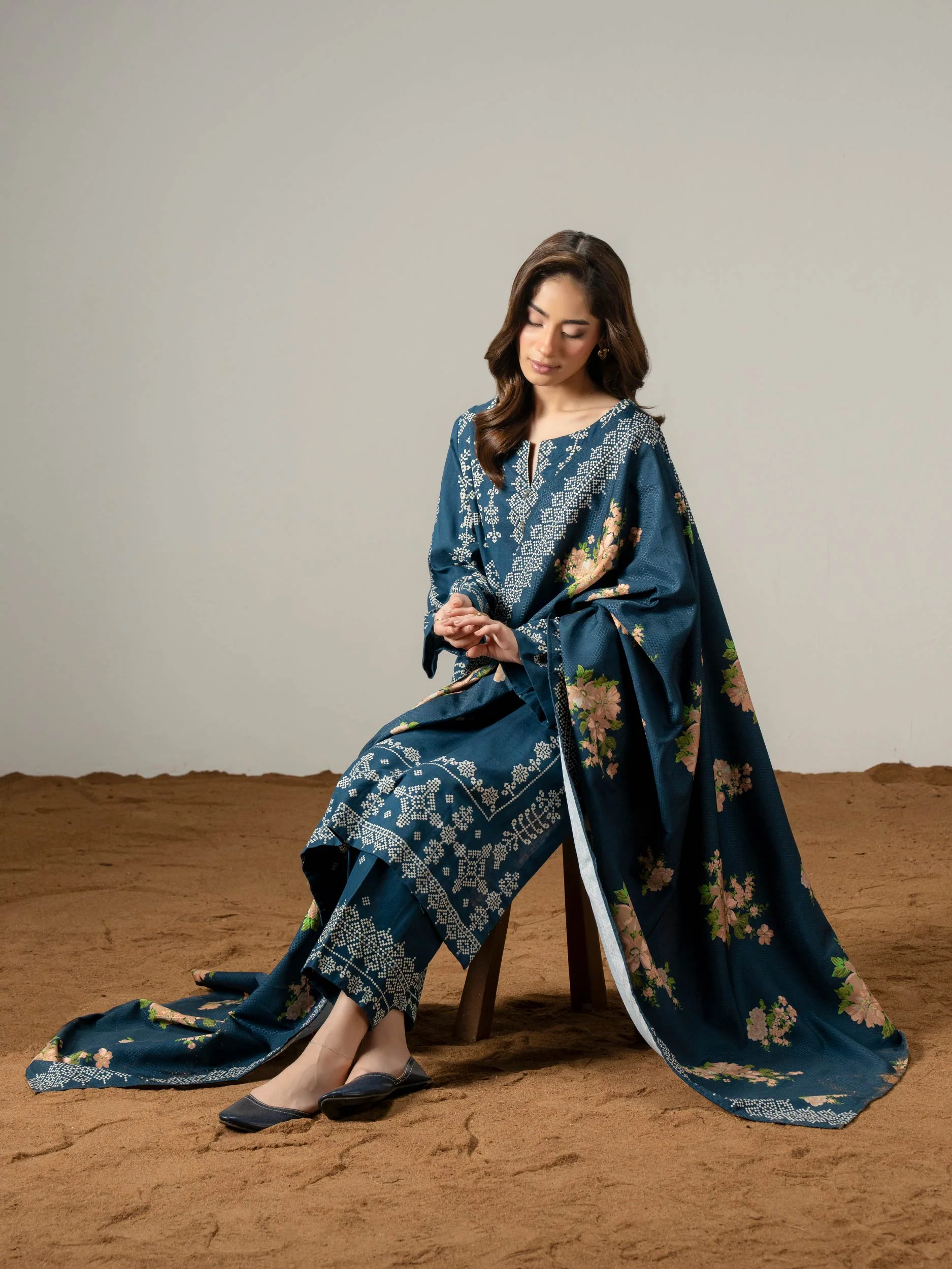 3 Piece Khaddar Suit-Paste Print (Pret) - Image 5
