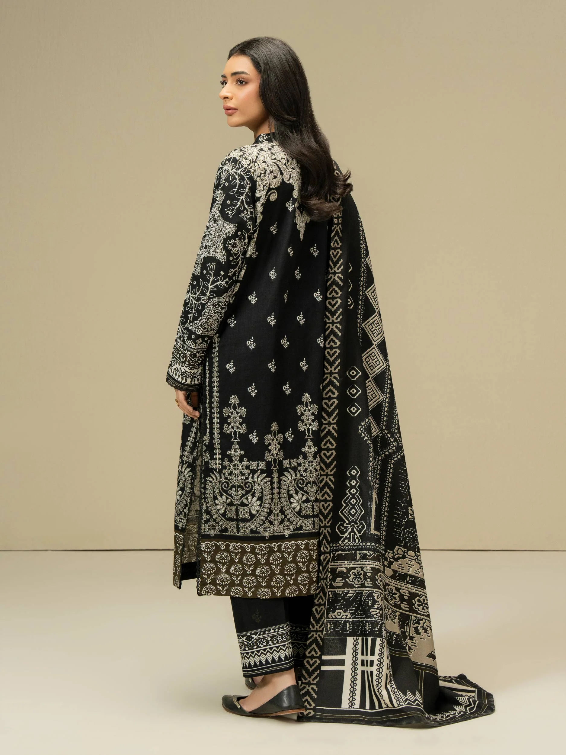 3 Piece Khaddar Suit-Paste Print (Pret) - Image 4