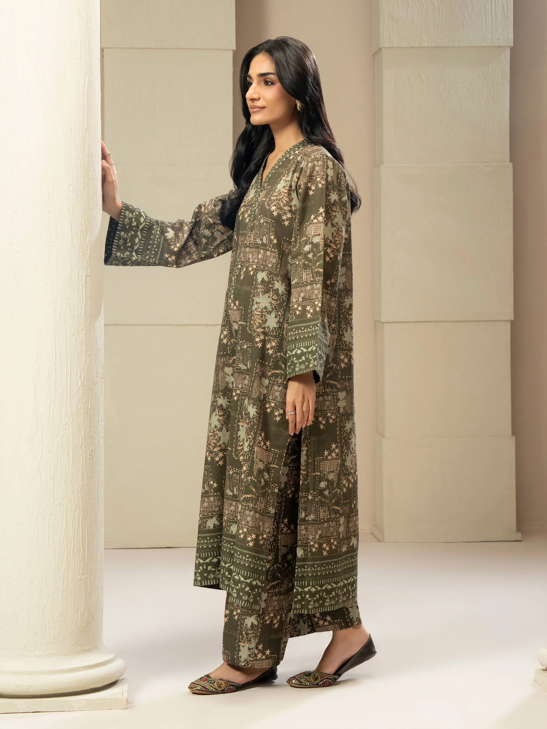 2 Piece Khaddar Suit (Pret) - Image 3