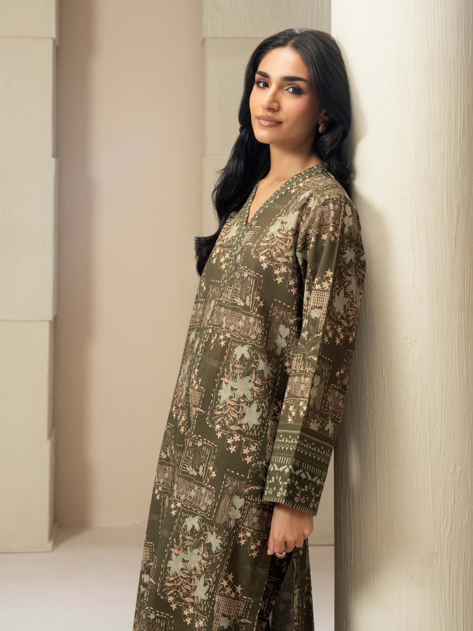 2 Piece Khaddar Suit (Pret) - Image 5