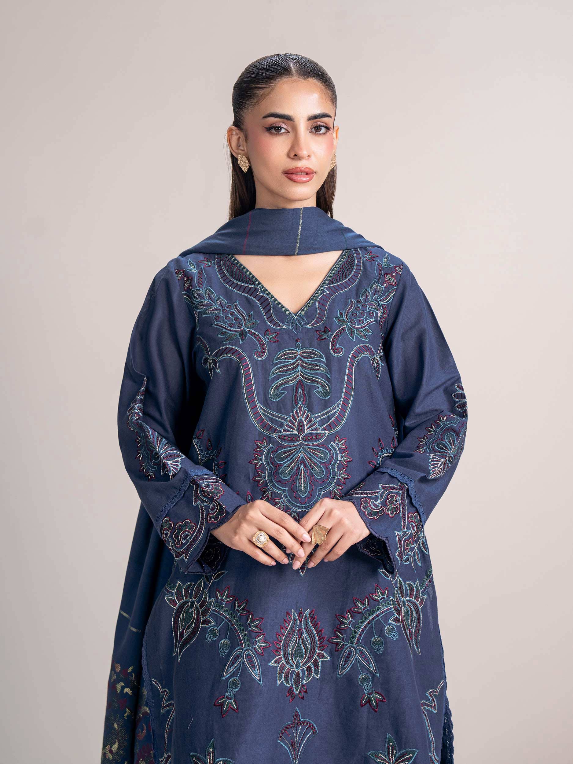 3 Piece Khaddar Suit- Embroidered (Pret) - Image 4