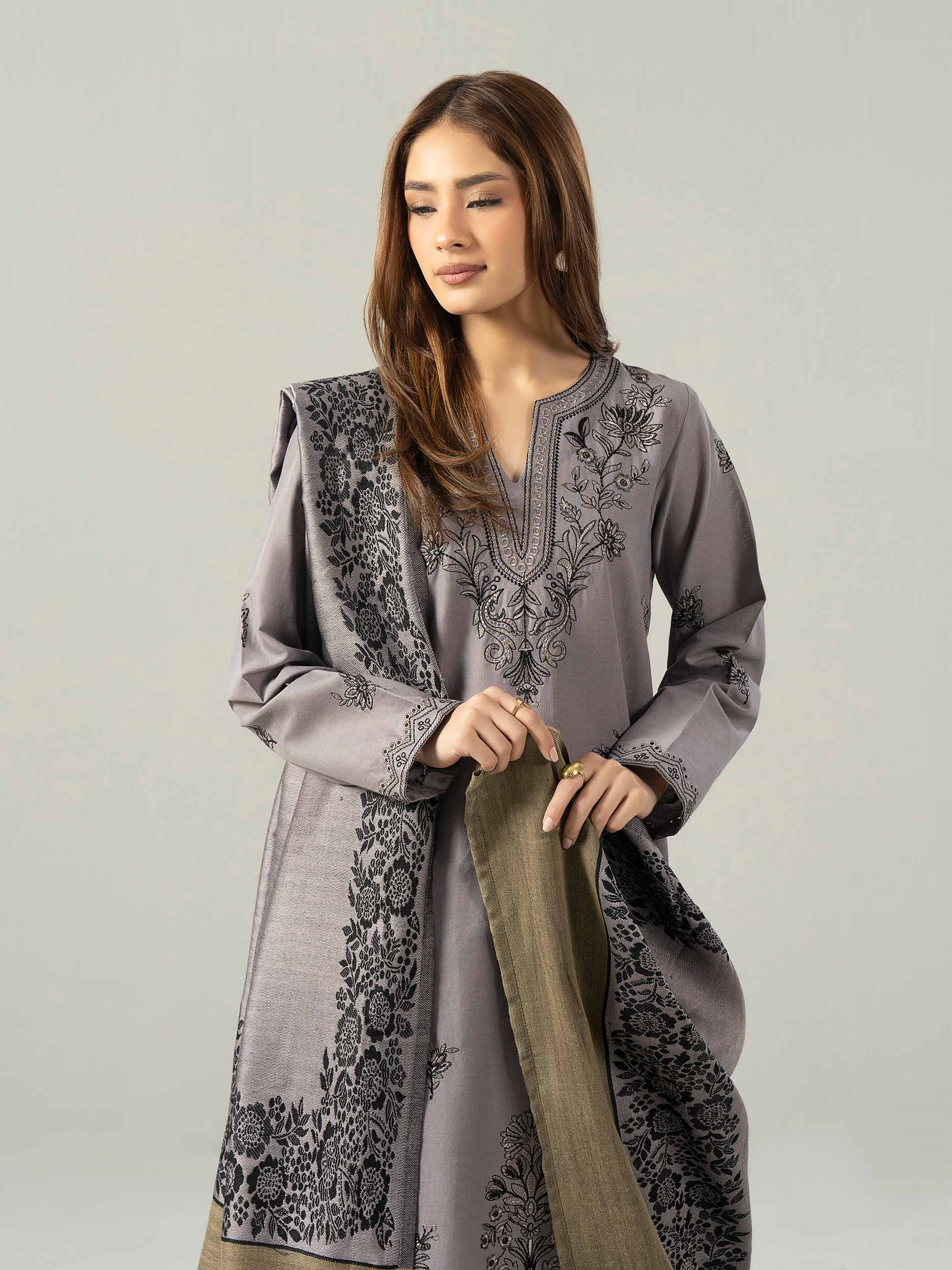 3 Piece Khaddar Suit- Embroidered (Pret) - Image 5