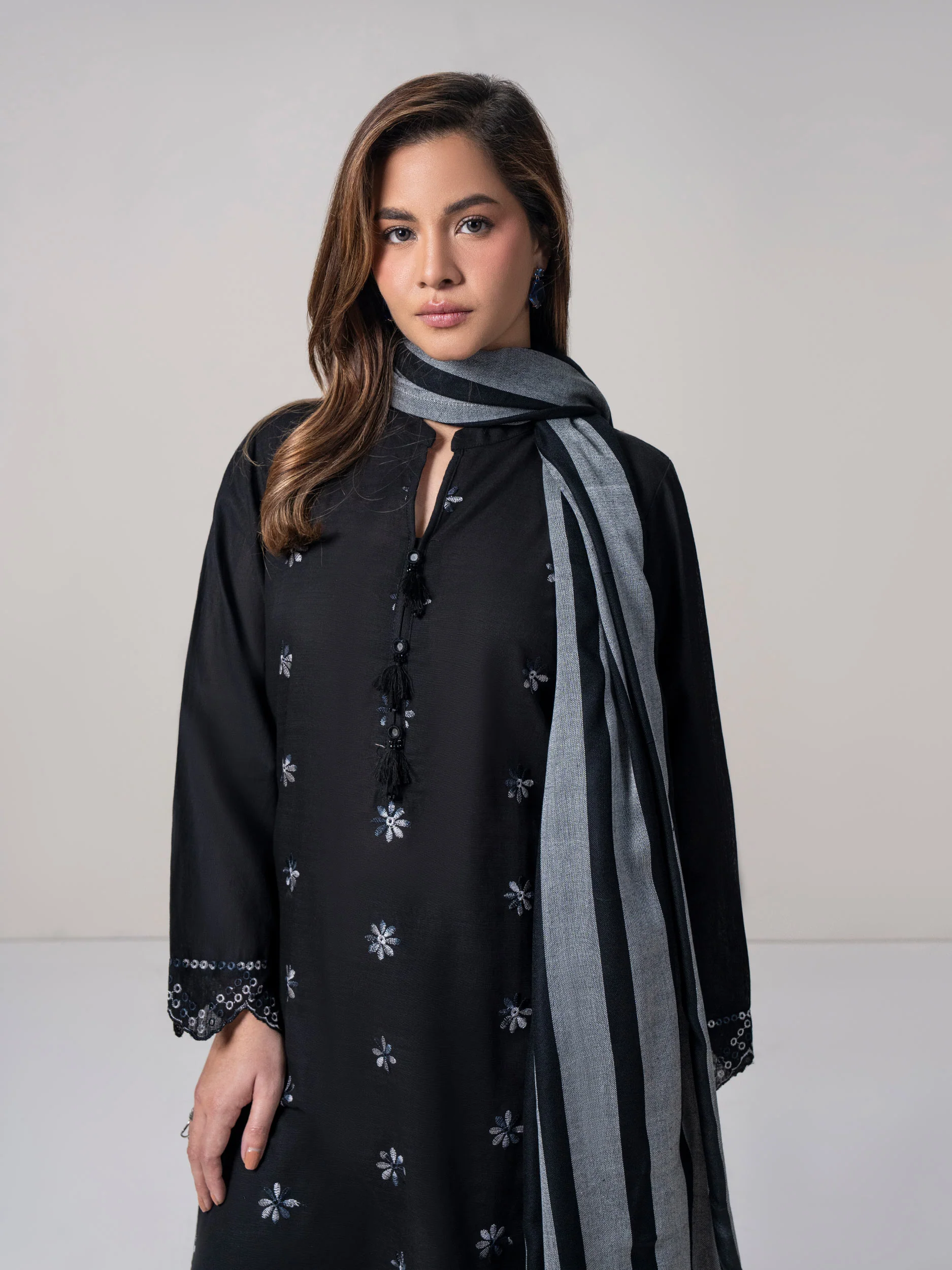 3 Piece Slub Khaddar Suit- Embroidered (Pret) - Image 4