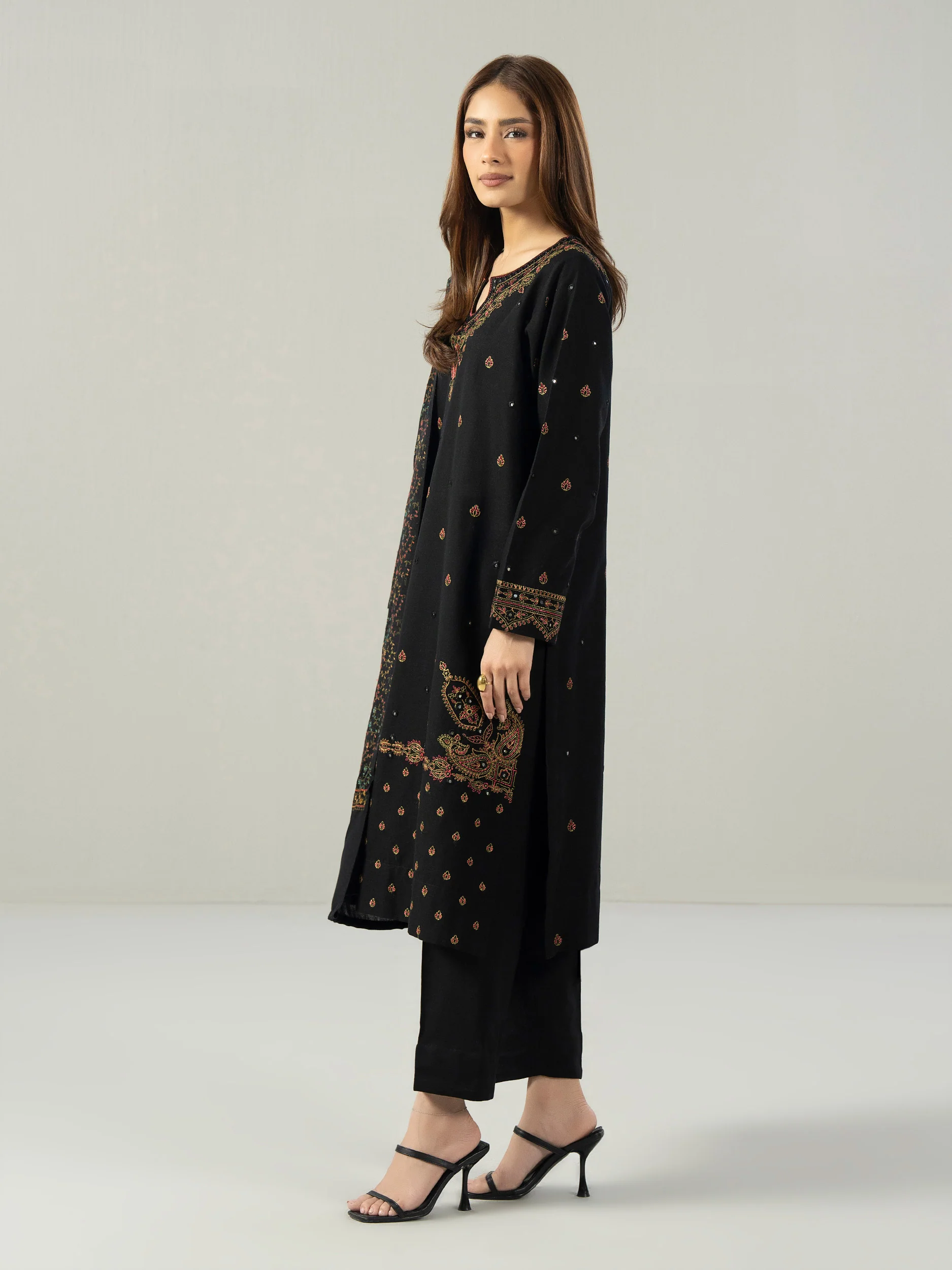 3 Piece Khaddar Suit- Embroidered (Pret) - Image 2